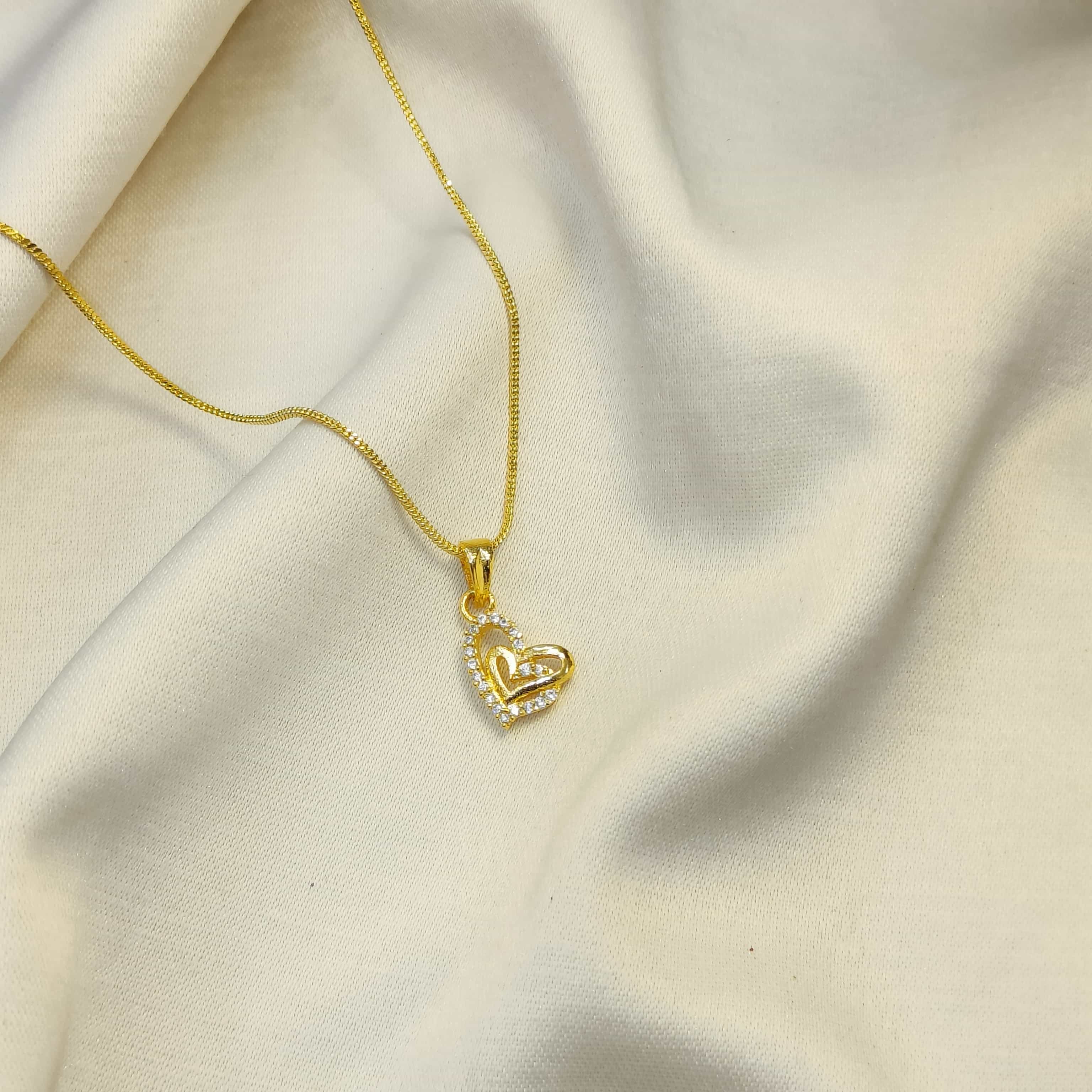 Dilakriti Gold Plated Heart Pendant Chain