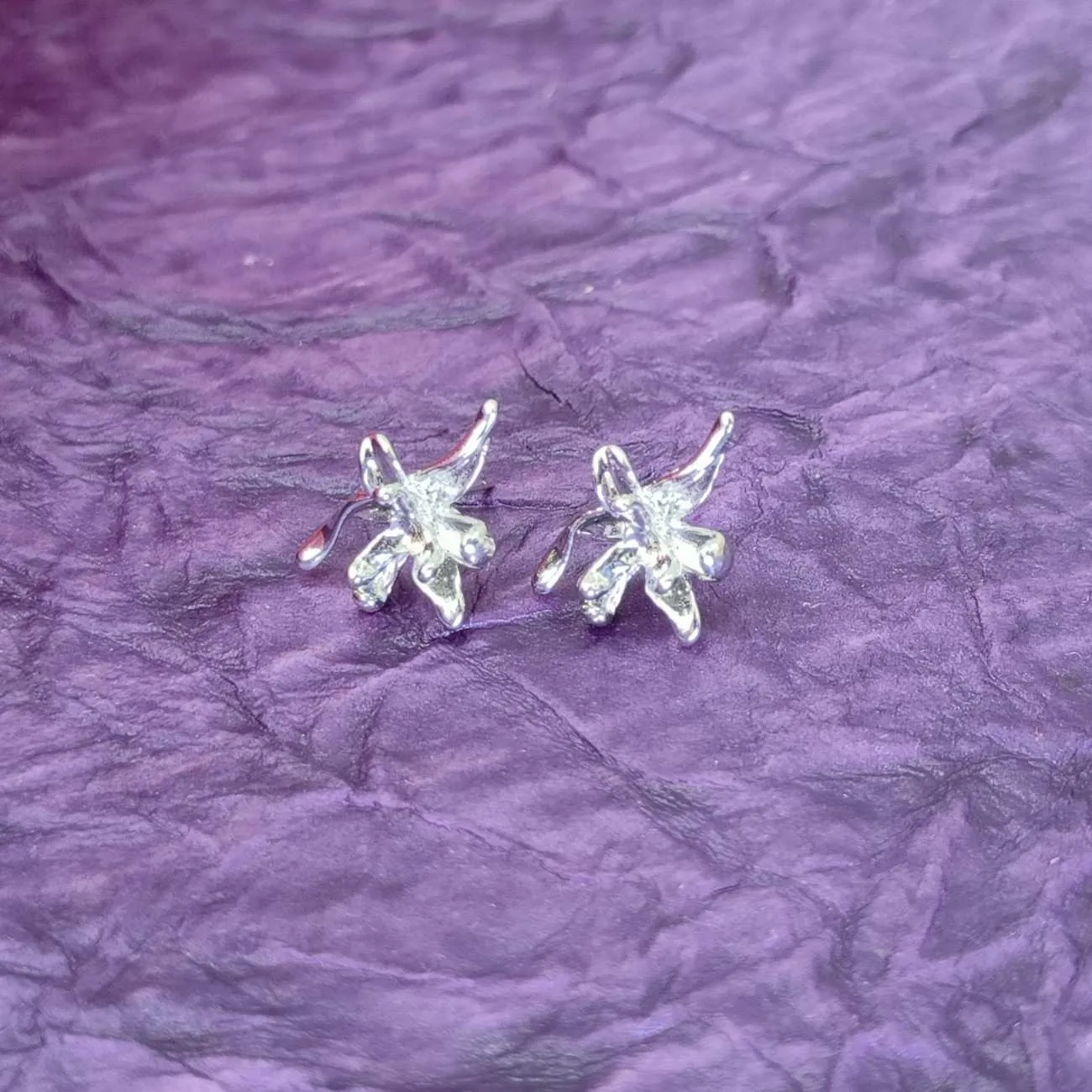 Nimoraa Silver Bloom Sculpted Stud Earrings