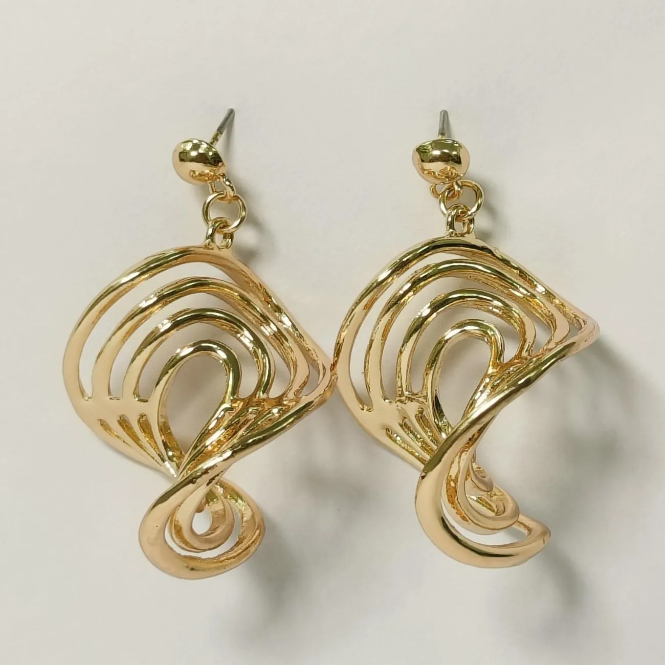 Nimoraa Golden Mirage Twist Earrings