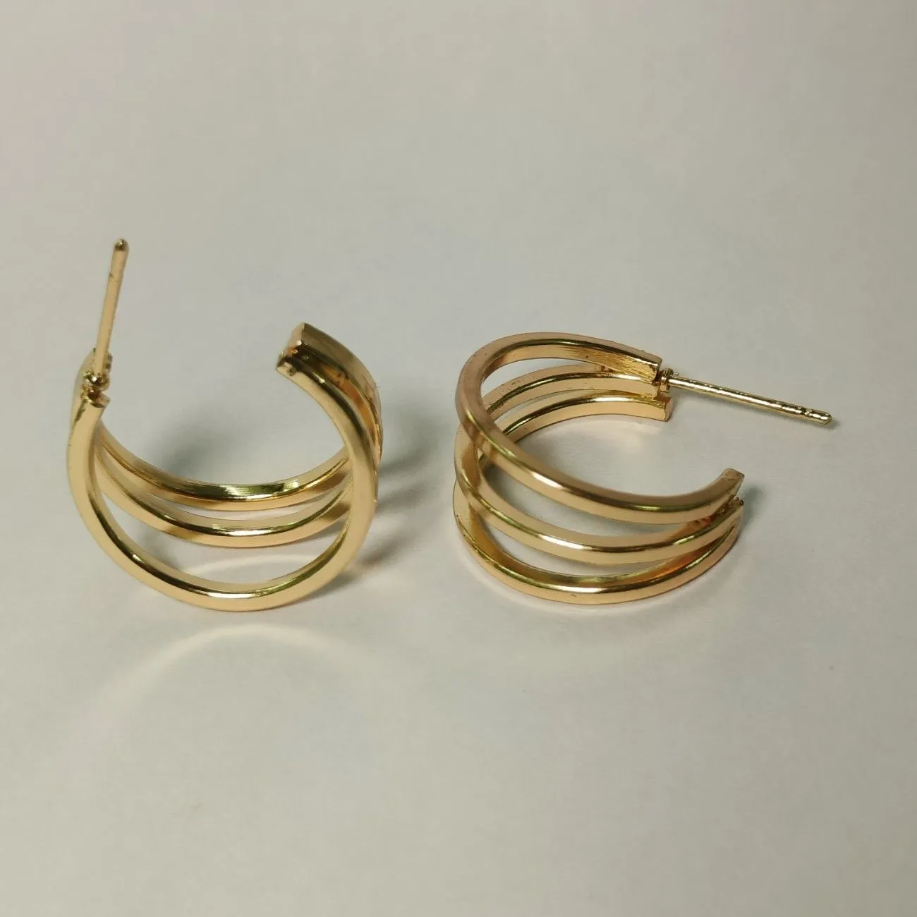 Nimoraa Sleek Layered Arc Half Hoops