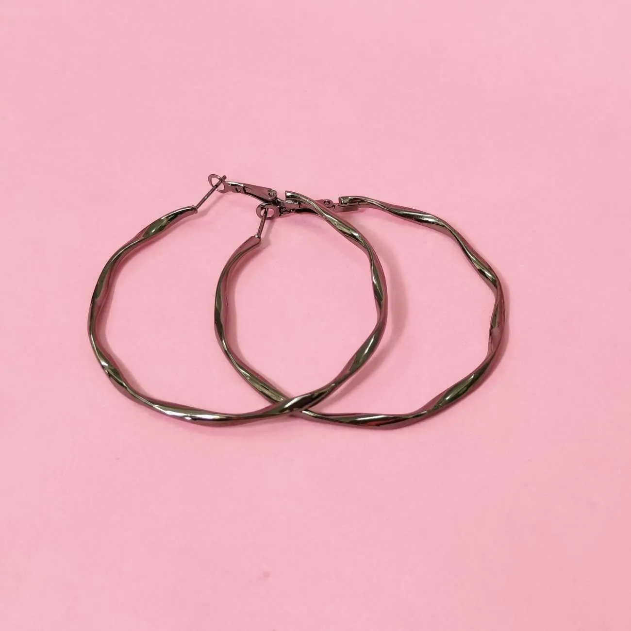 Nimoraa Wavy Luxe Hoop Earrings Combo