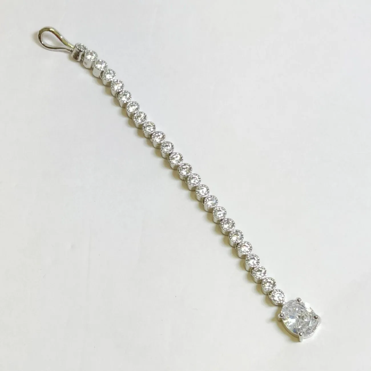 Nimoraa Diamond Solitaire Maangtikka