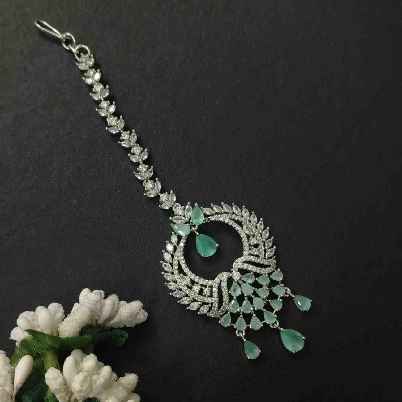 Nimoraa Mint Feather Grace Maangtikka