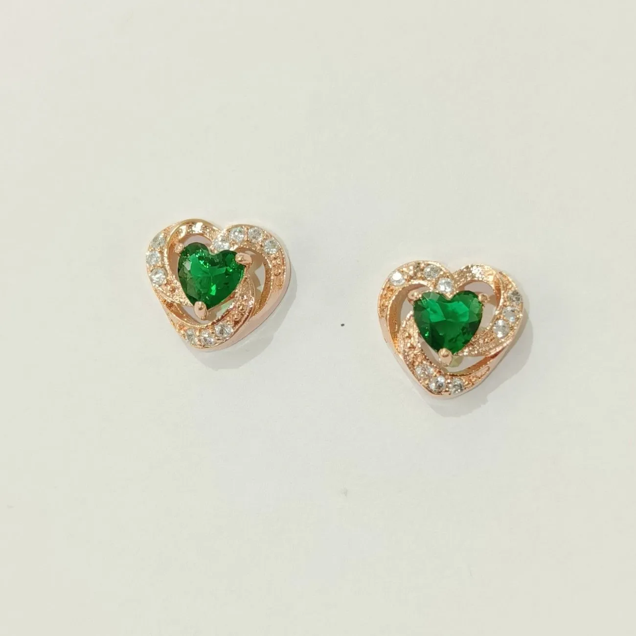 Nimoraa Green Heart Embrace Rosegold Pendant Set