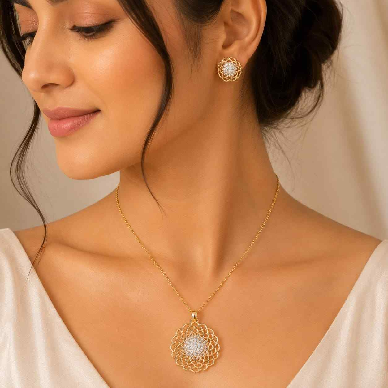 Nimoraa Mandala Gold Petal Bloom Pendant Set