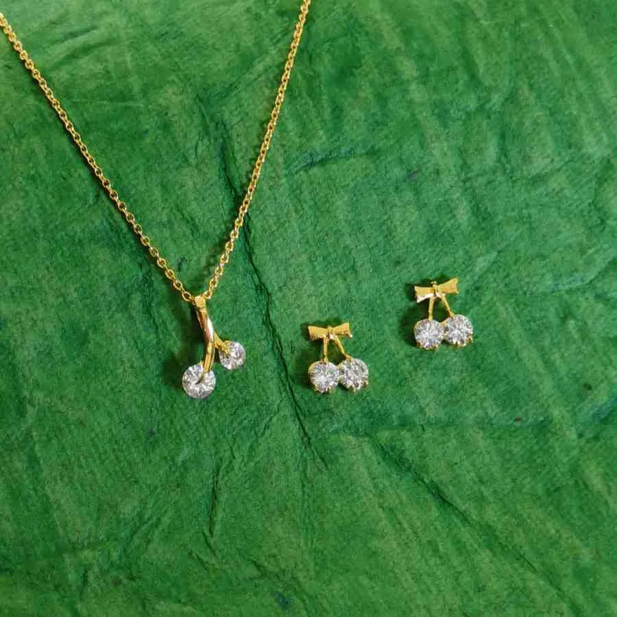 Nimoraa Twin Gold-Cherry Solitaire Pendant Set