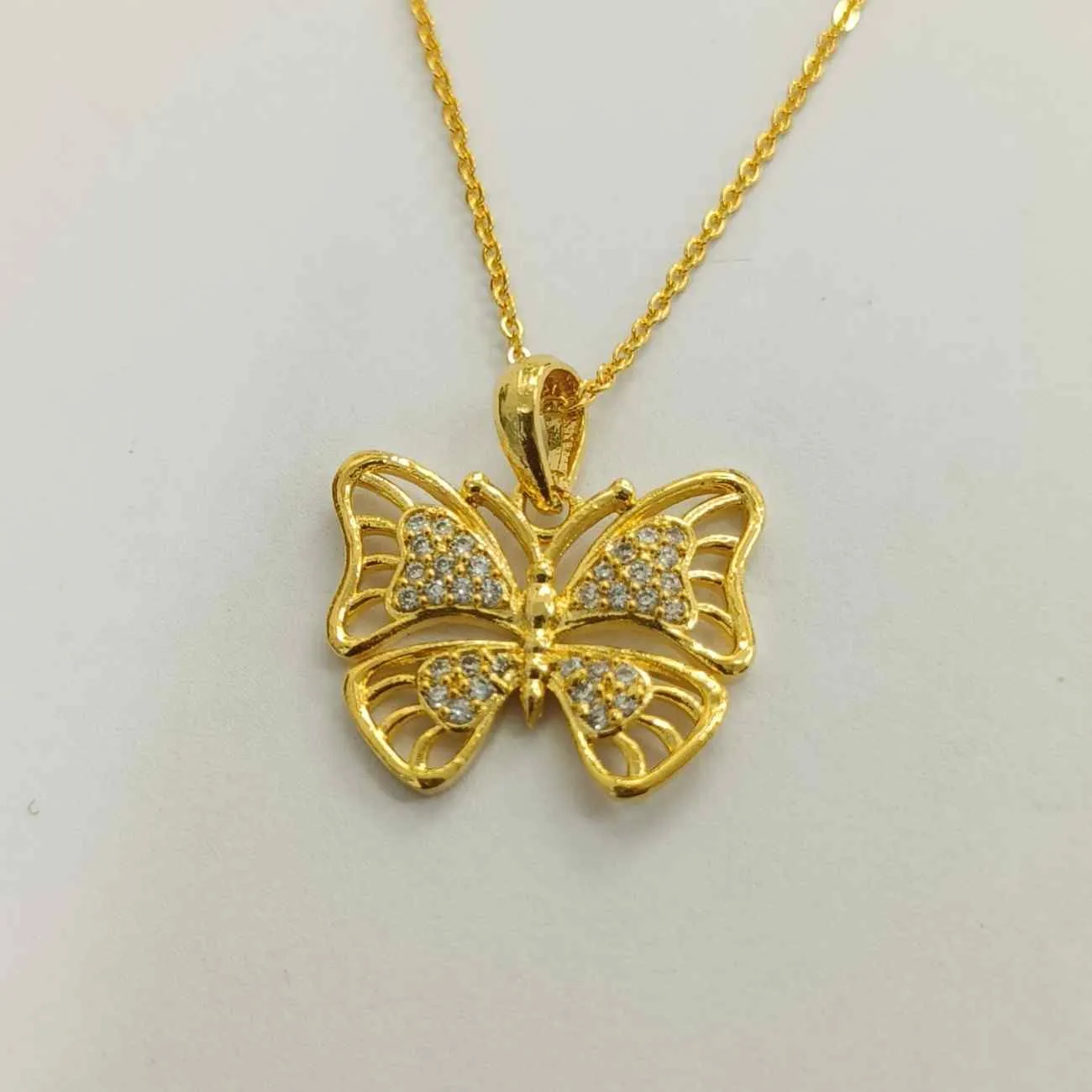 Nimoraa Open-Wing Butterfly Crystal Pendant Set