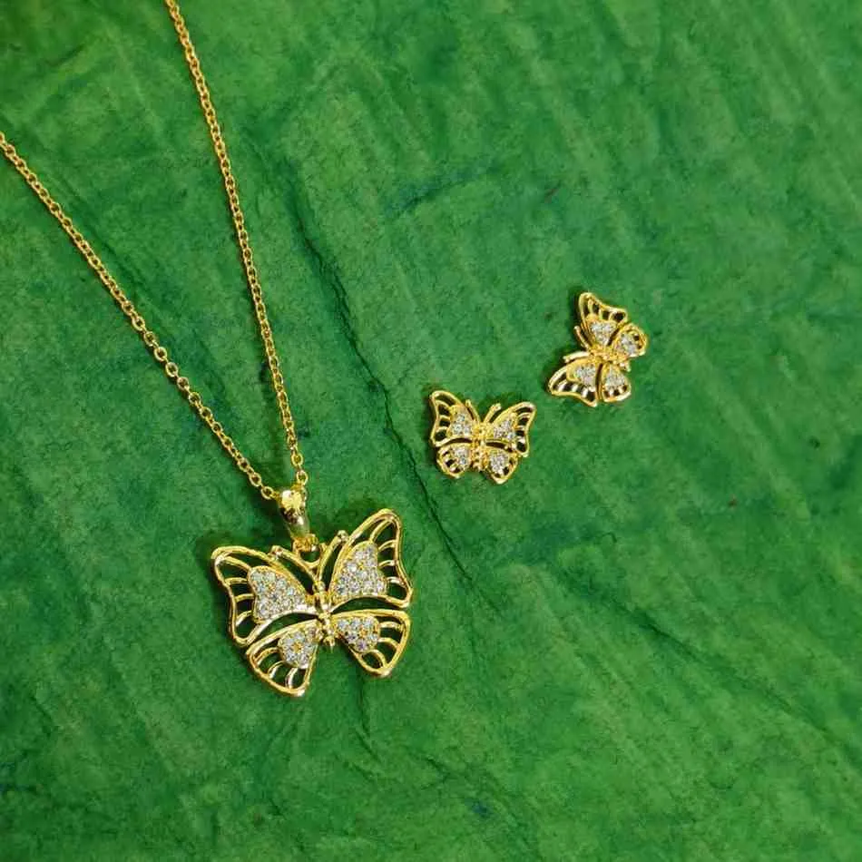 Nimoraa Open-Wing Butterfly Crystal Pendant Set