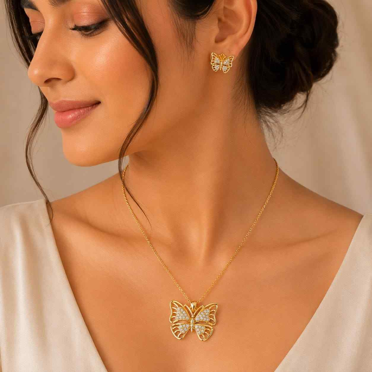 Nimoraa Open-Wing Butterfly Crystal Pendant Set