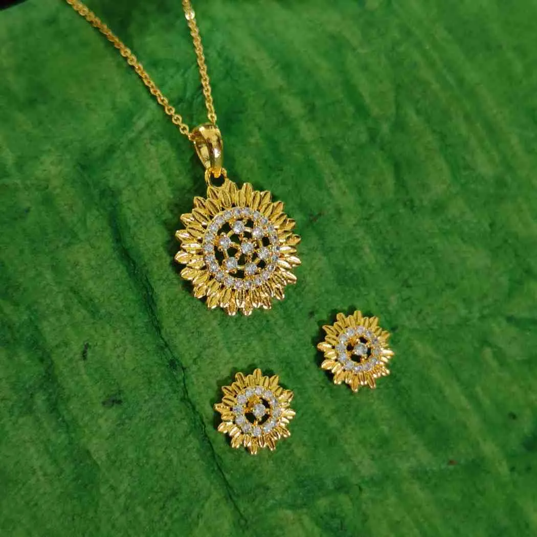Surya Pushp Radiance Set