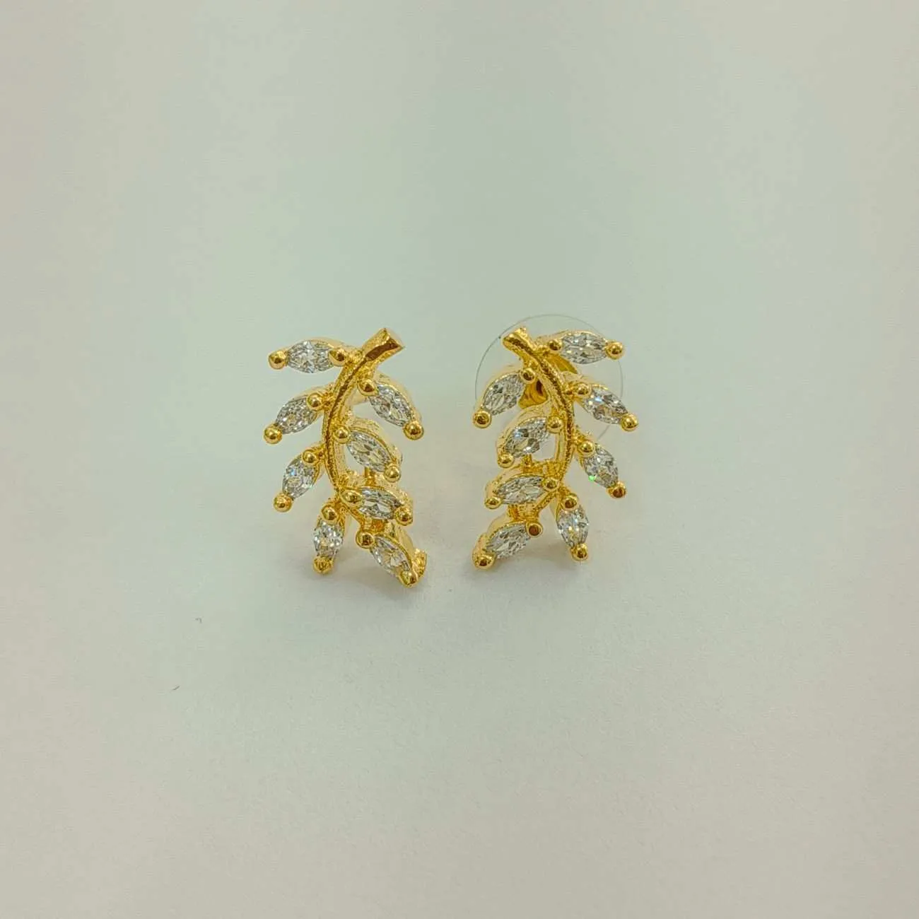 Flowy Leaves Diamond Pendant Set