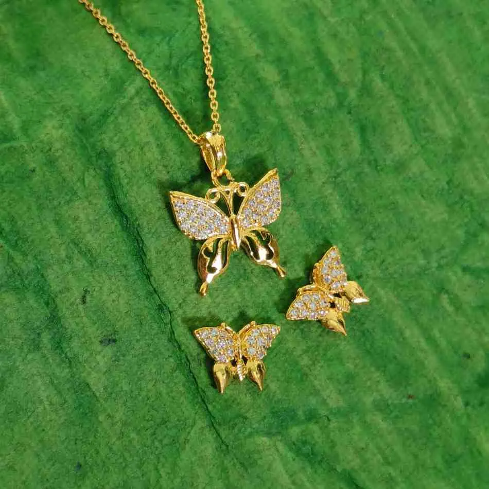Nimoraa Butterflutter Dainty Pendant Set