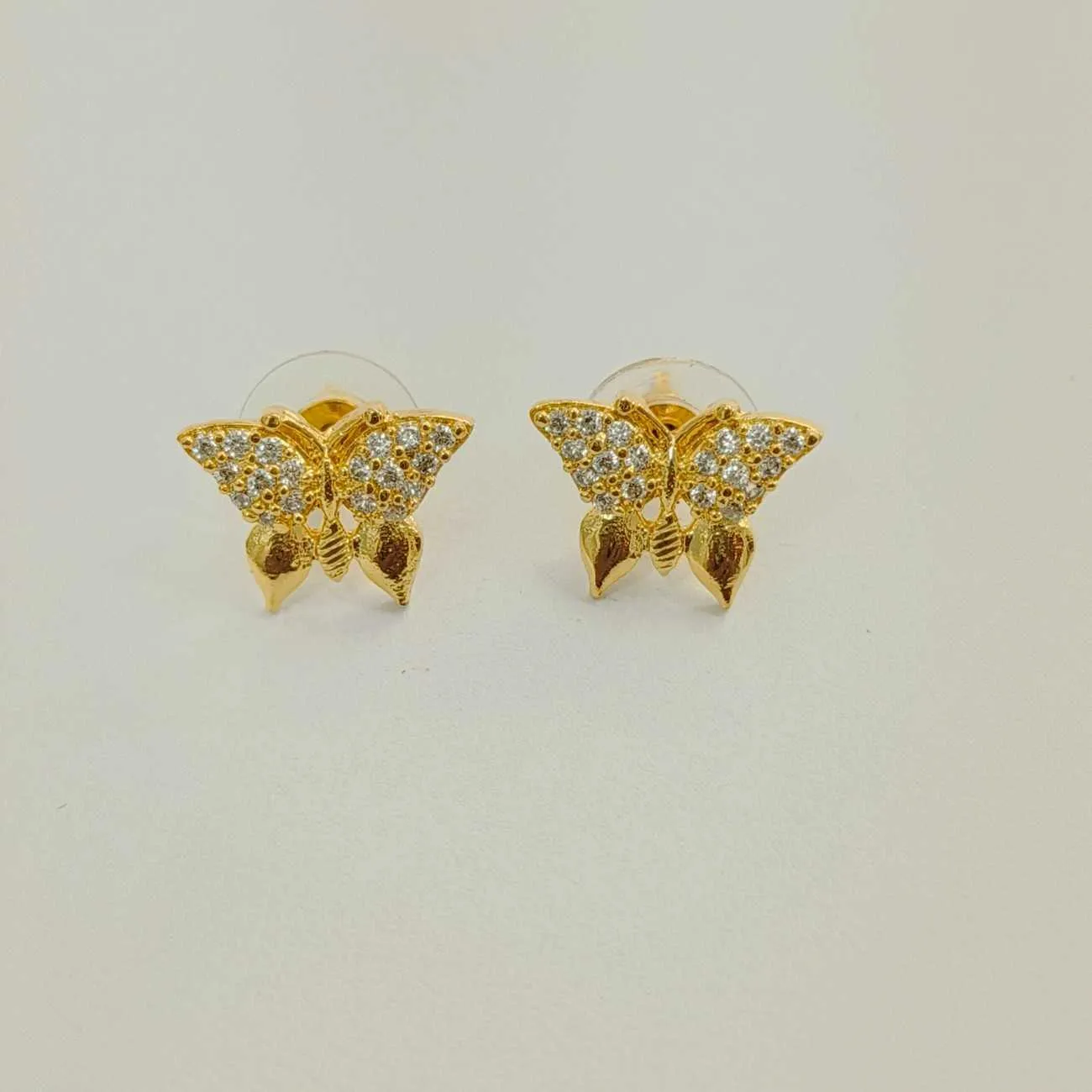 Nimoraa Butterflutter Dainty Pendant Set