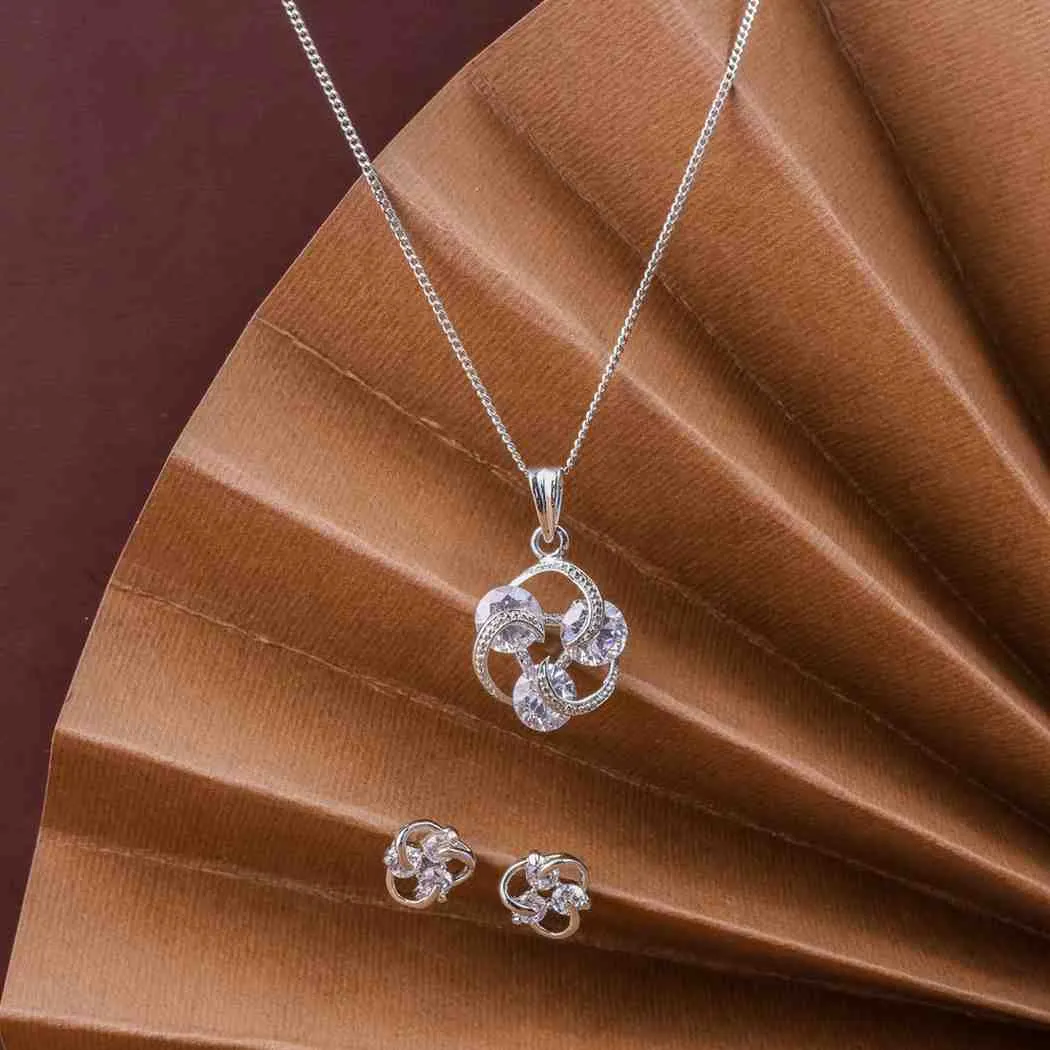 Nimoraa Circular Infinity Pendant Set