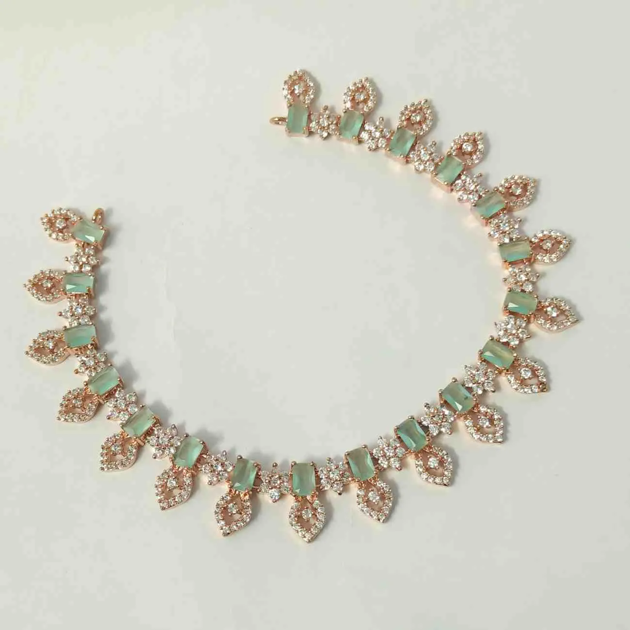 Nimoraa Mint Blossom Dazzle Necklace Set