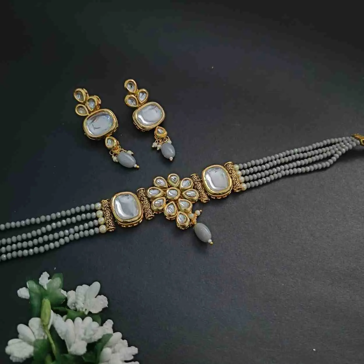 Nimoraa Kundan Grace Grey Pearl Choker Set