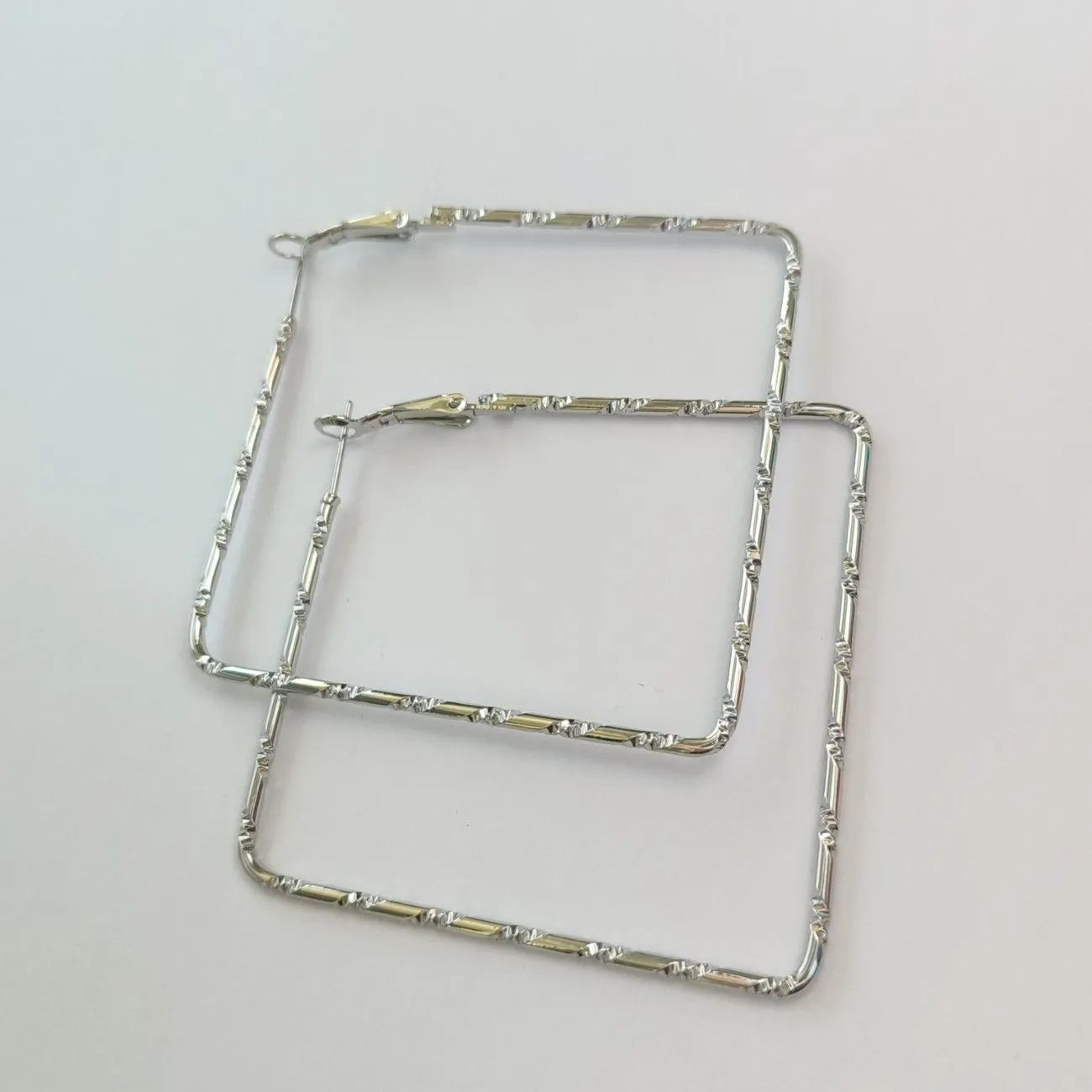 Nimoraa Textured Square Hoop Earrings – Silver Plated