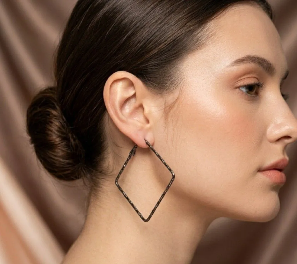 Nimoraa Textured Square Hoop Earrings – Black Plated