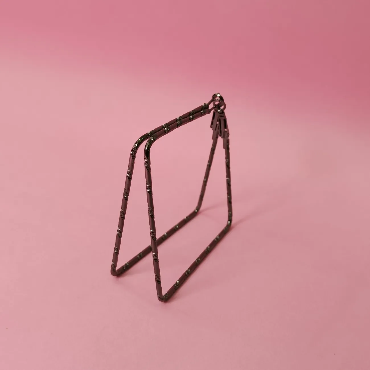Nimoraa Textured Square Hoop Earrings – Black Plated