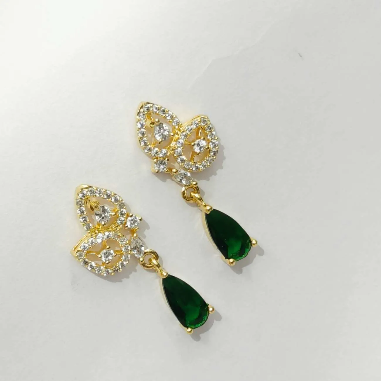 Nimoraa Emerald Flutter Drop Earrings