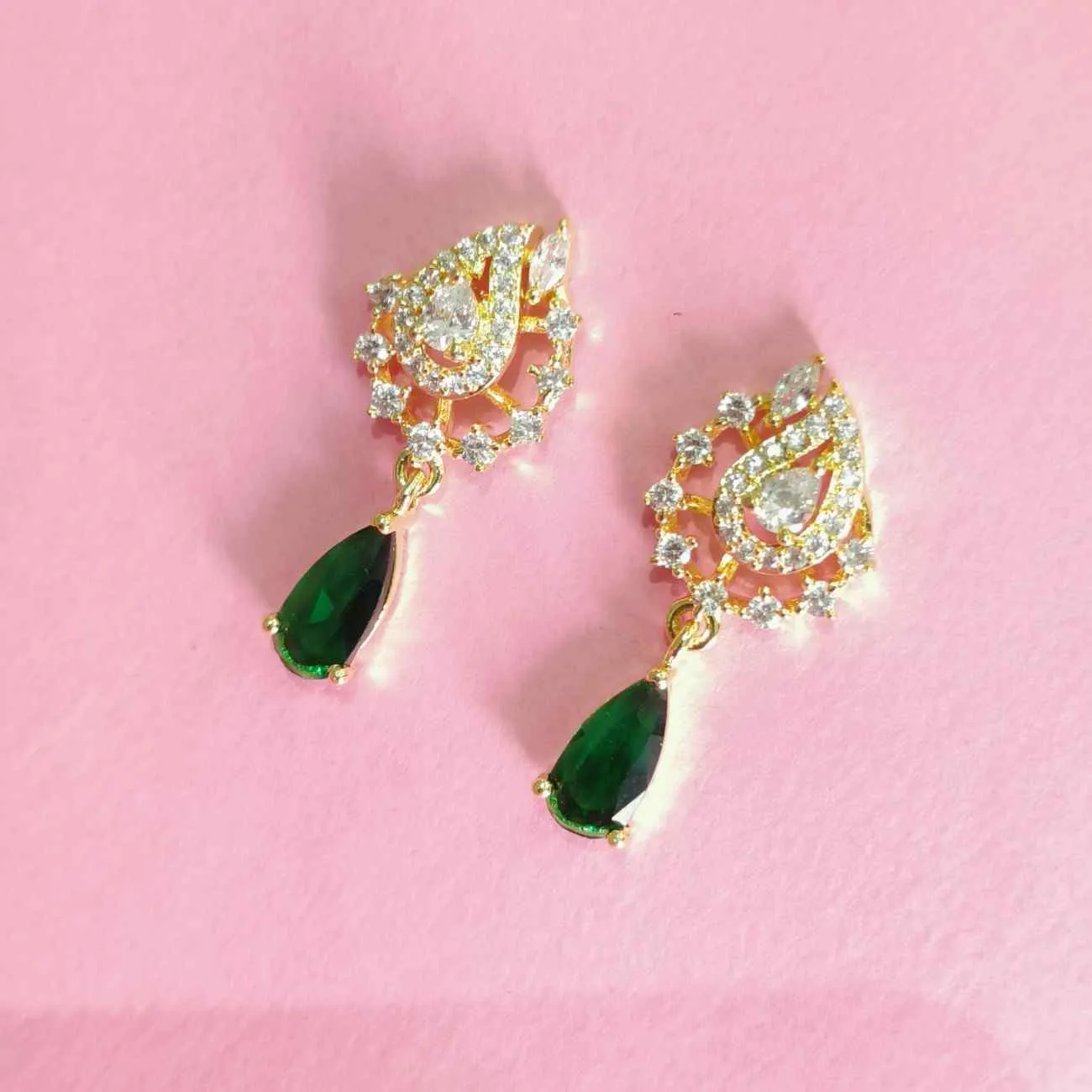 Nimoraa Emerald Royale Drop Earrings