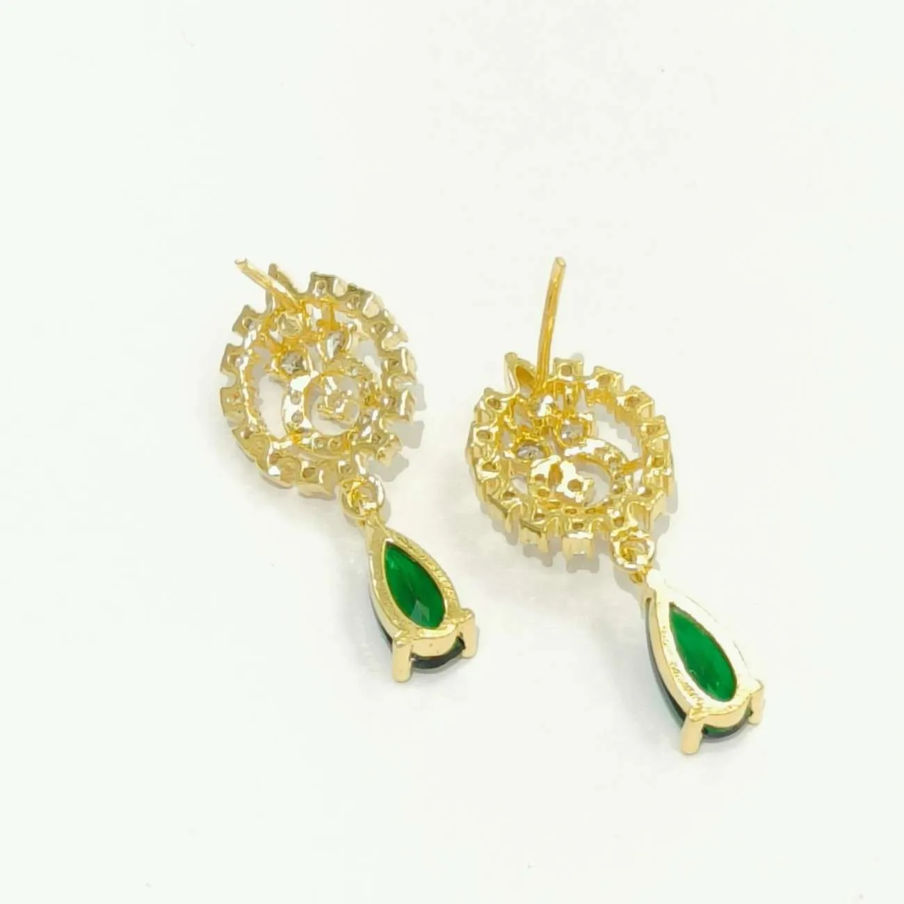 Nimoraa Emerald Aura Drop Earrings