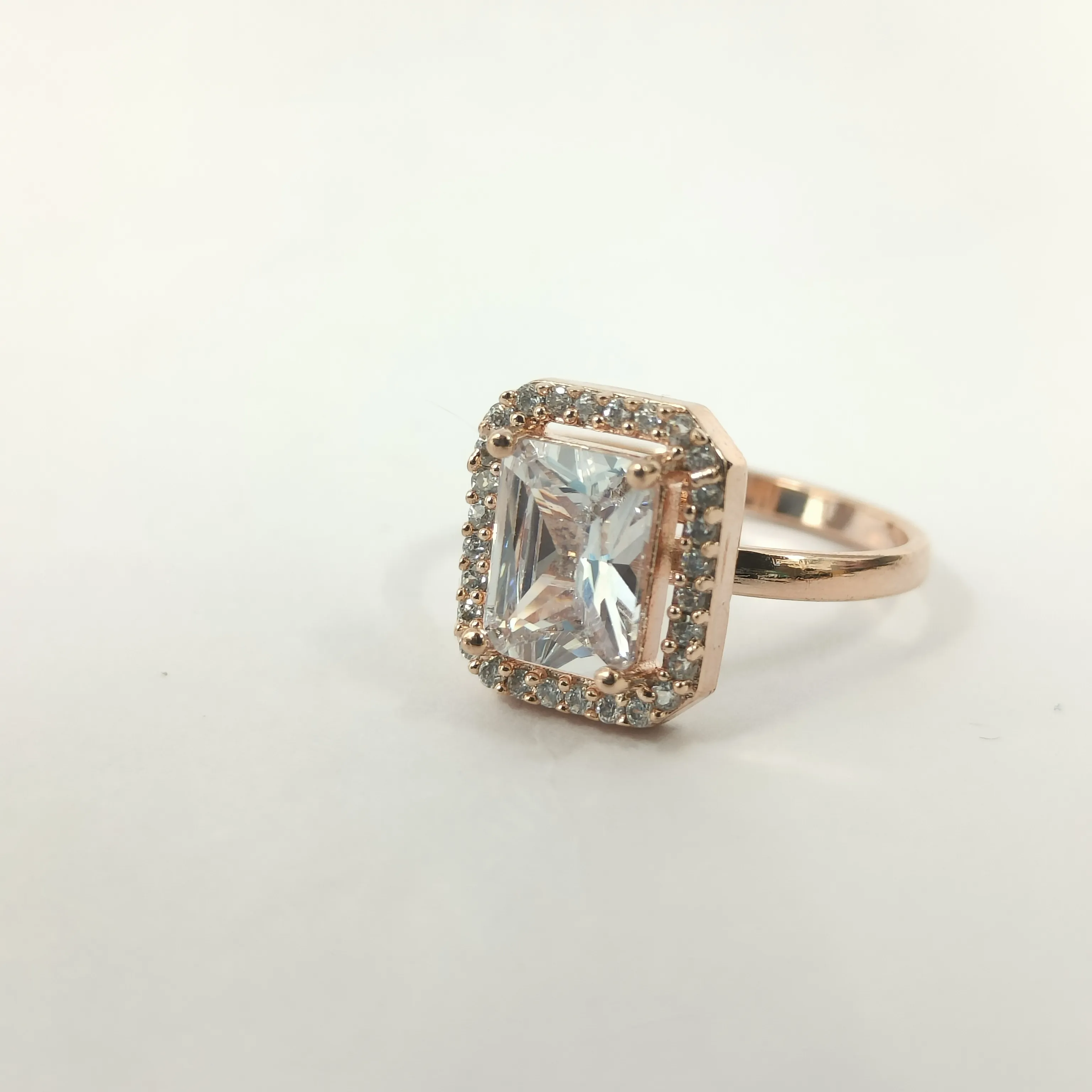 Nimoraa Regal Emerald Glow Rosegold Pendant Set with Ring