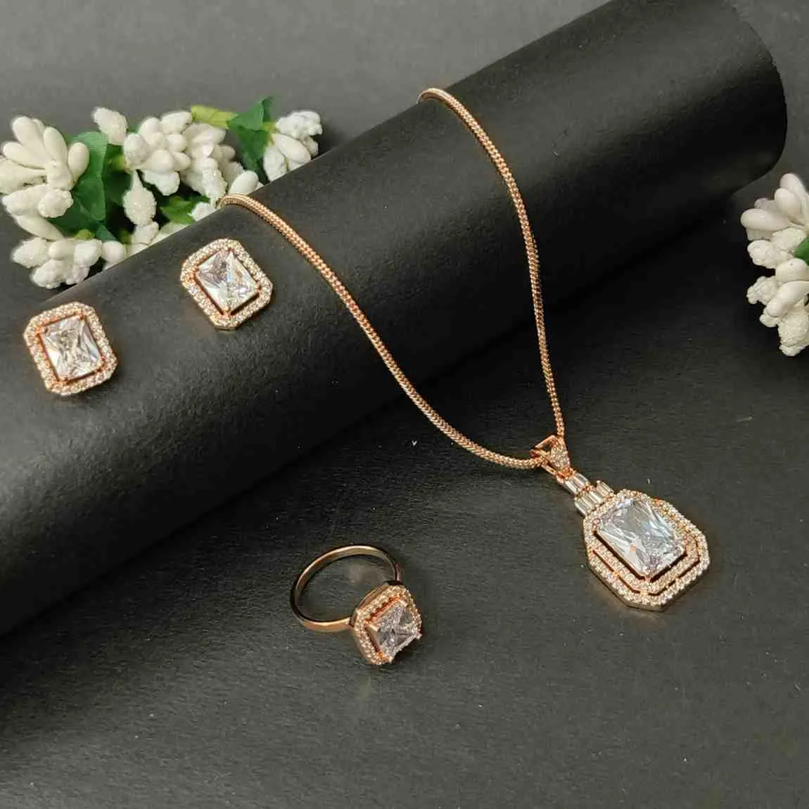 Nimoraa Regal Emerald Glow Rosegold Pendant Set with Ring