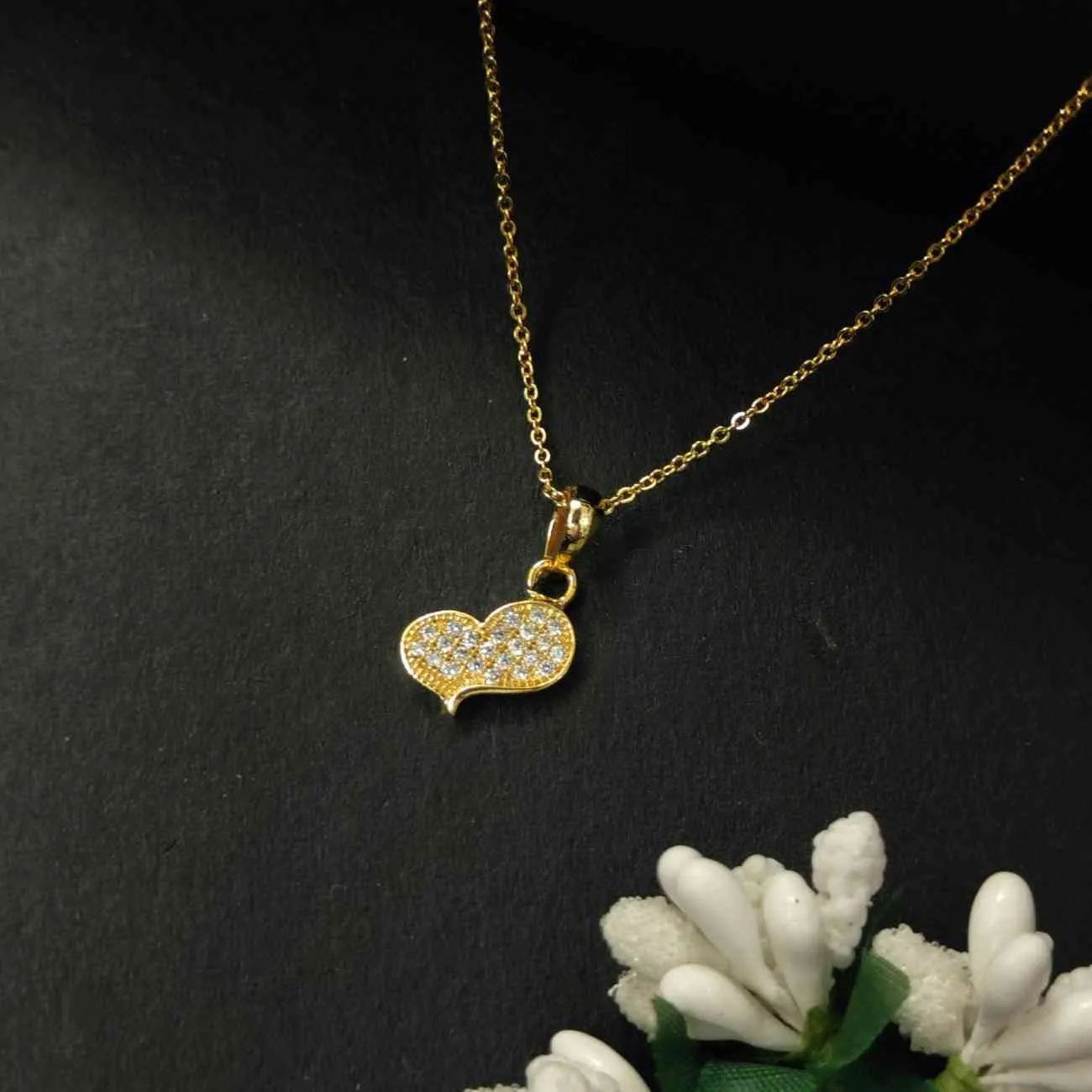 Nimoraa Twin Heart Spark Gold Pendant