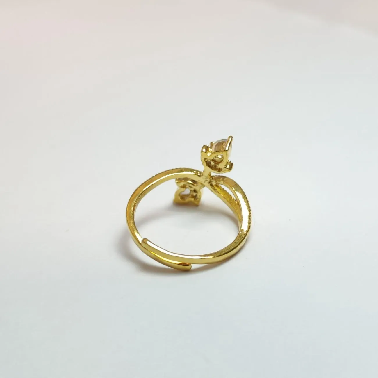 Seraphina Leaf Twist Ring – Gold Plated
