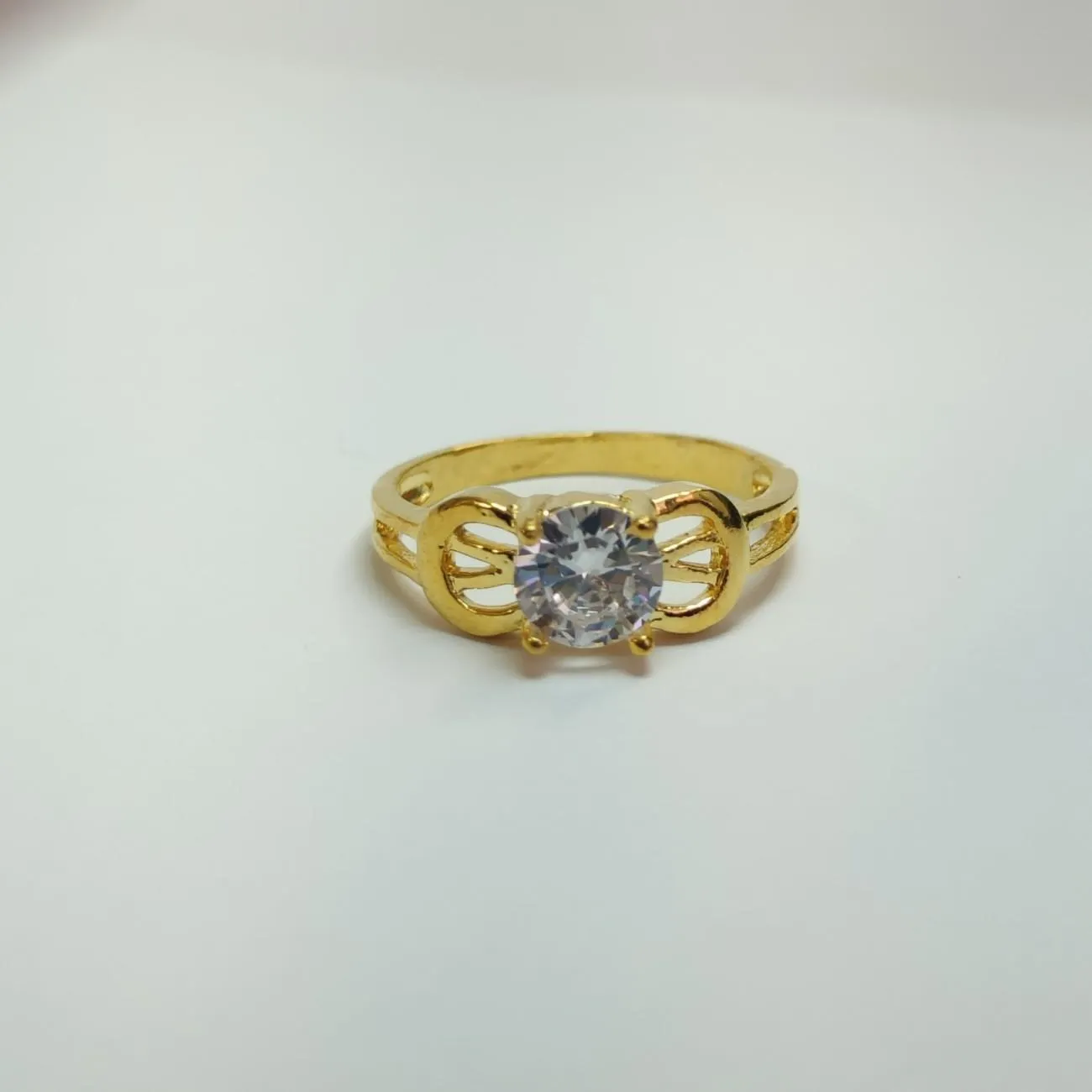 Eterna Bow Solitaire Ring – Gold Plated