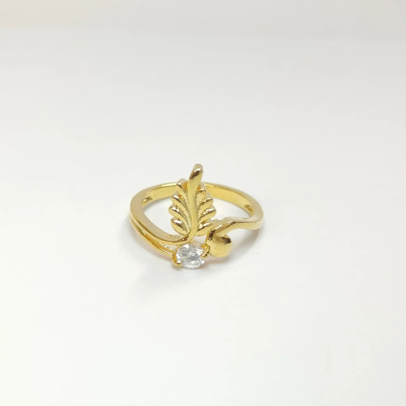 Verdelle Leaf Whisper Ring