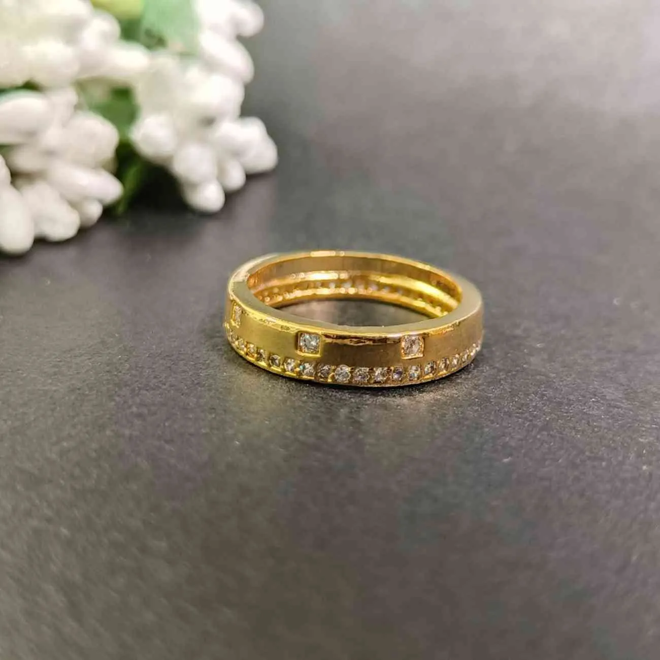 Aureum Luxe Eternity Band
