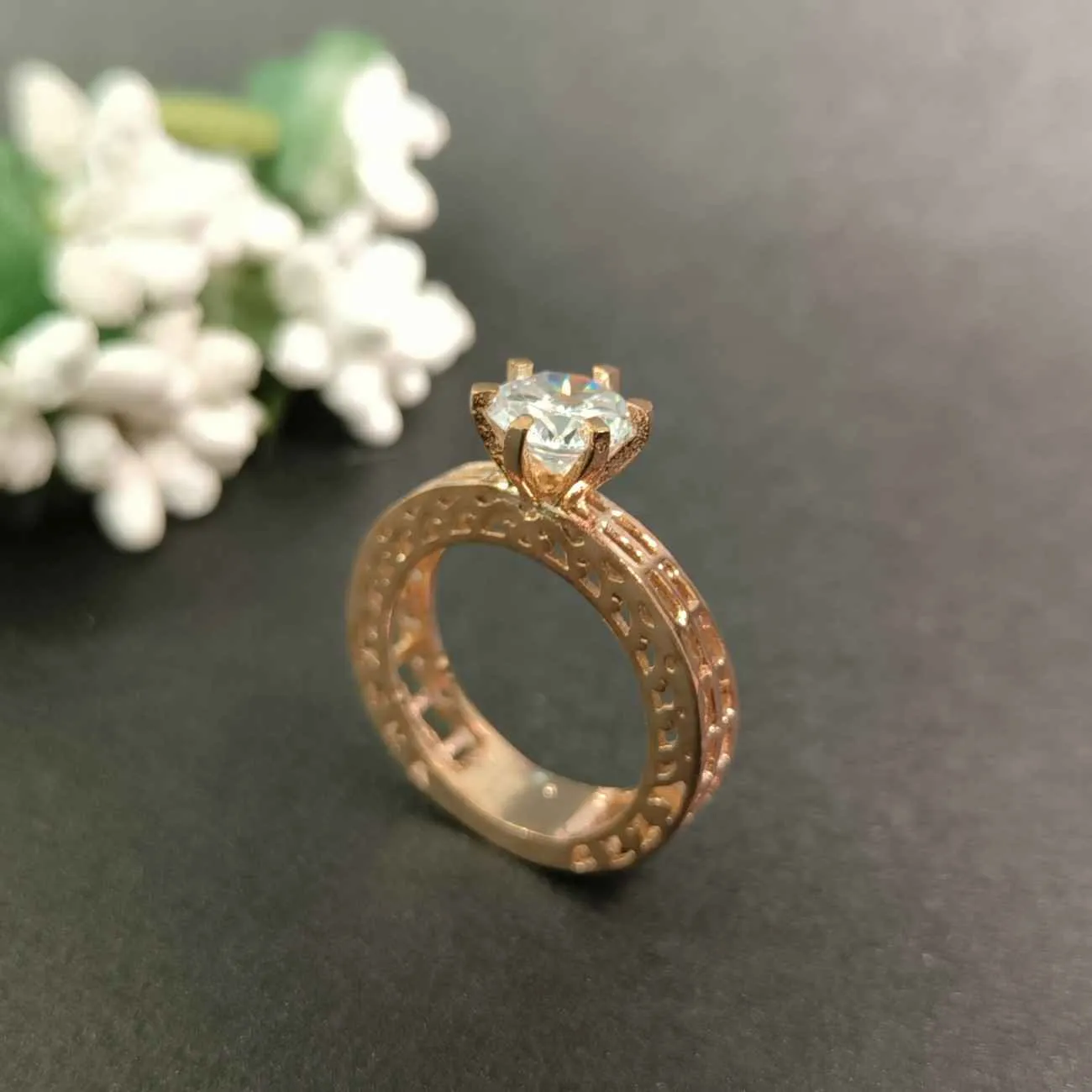 The Rosegold Structured Grace Solitaire