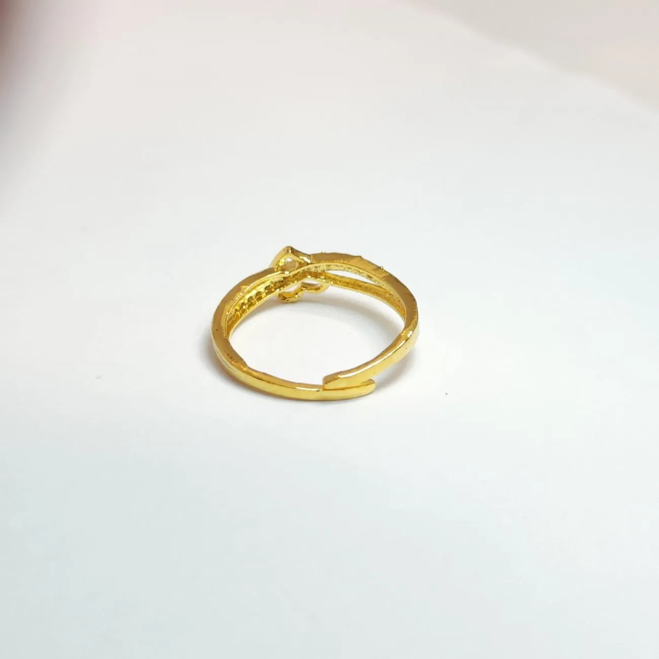 Eternal Embrace Heart Ring – Gold