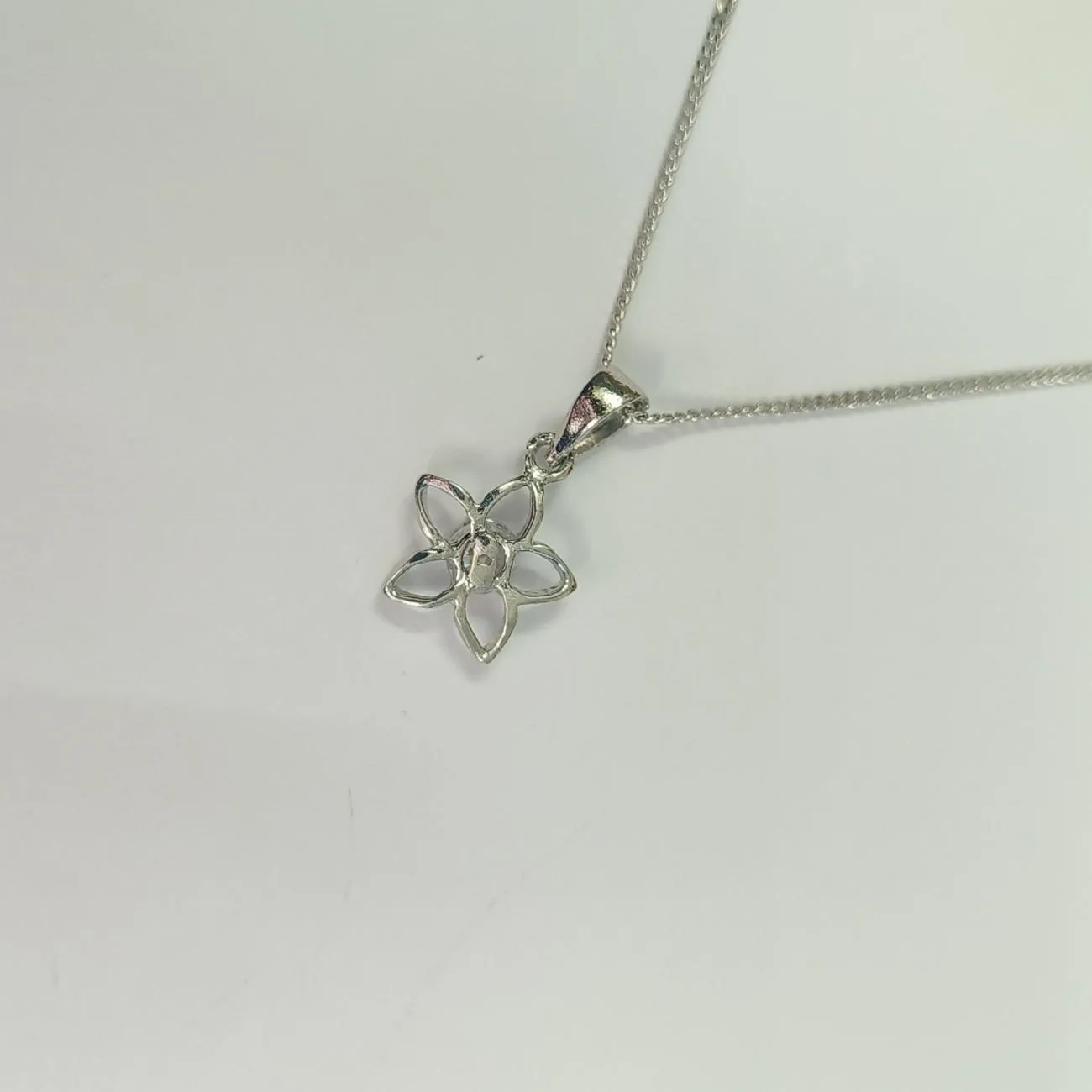 Silver Sparkle  Bloom Solitaire Chain