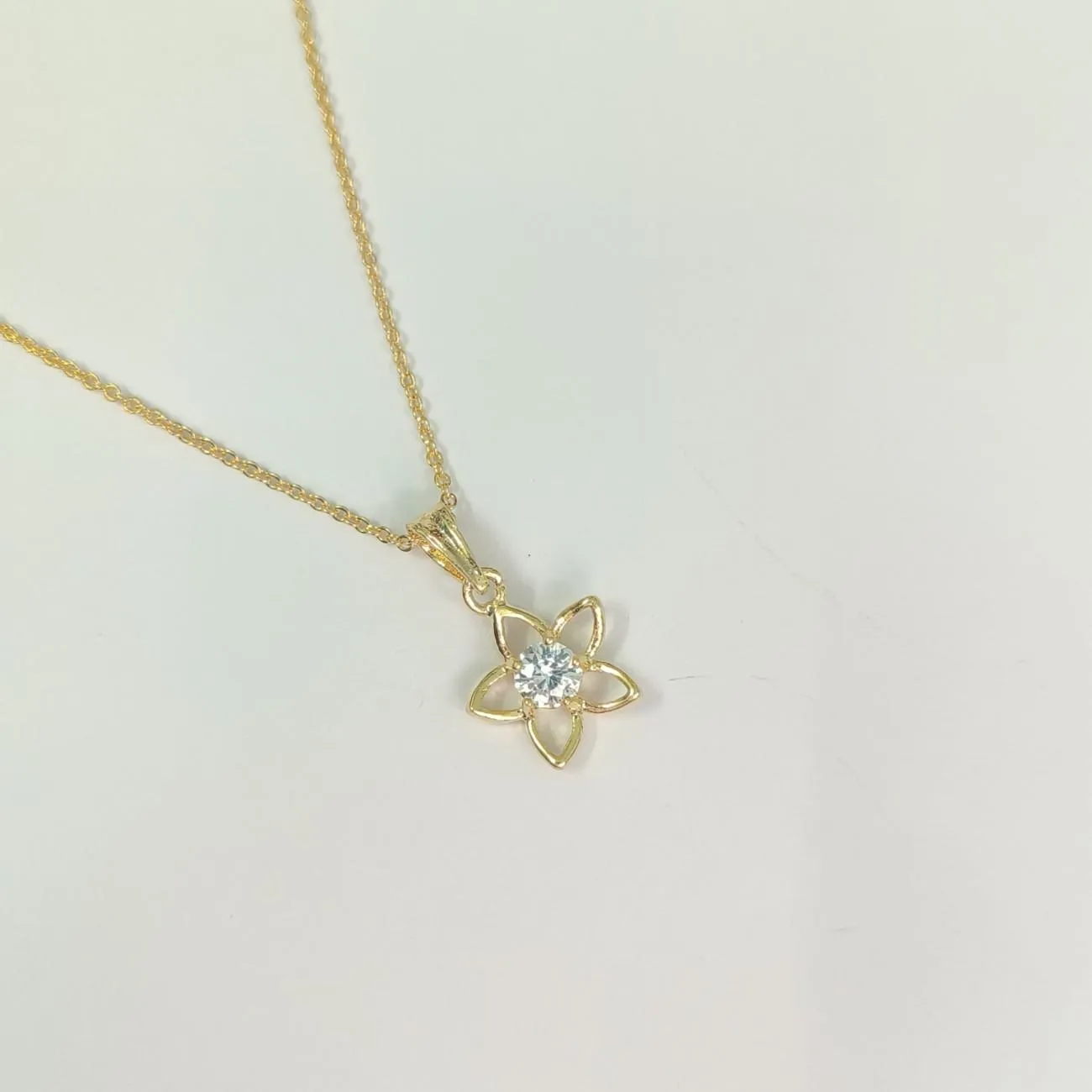 Golden Glow Bloom Solitaire Chain