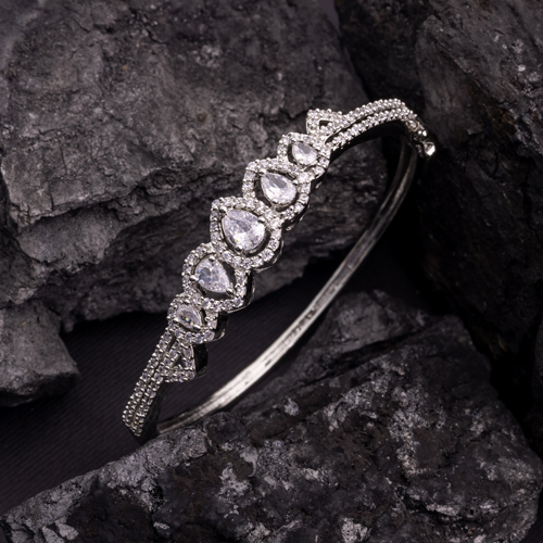 The Luxe of Diamonds