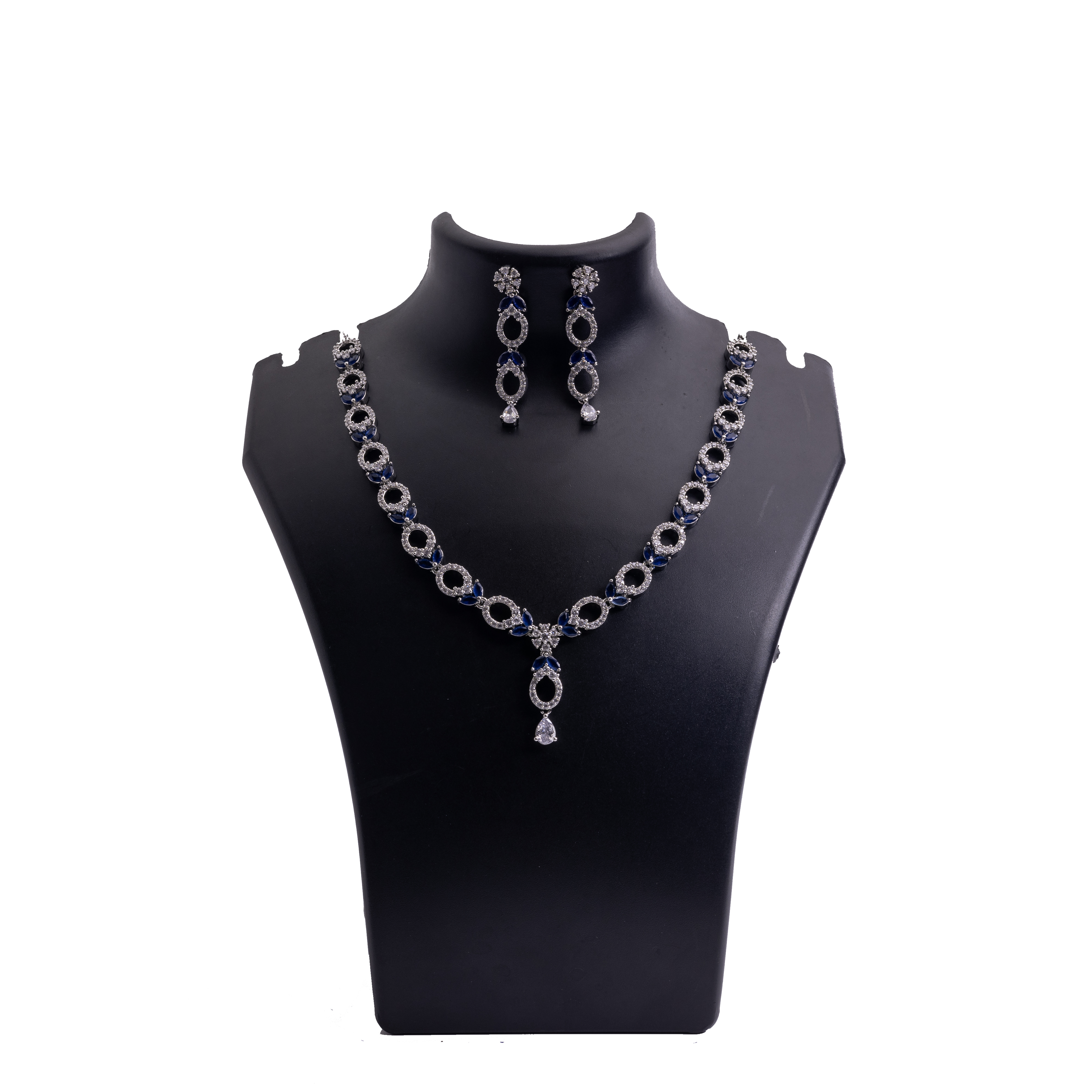 The Classic Sapphire Silver Loop Necklace set.