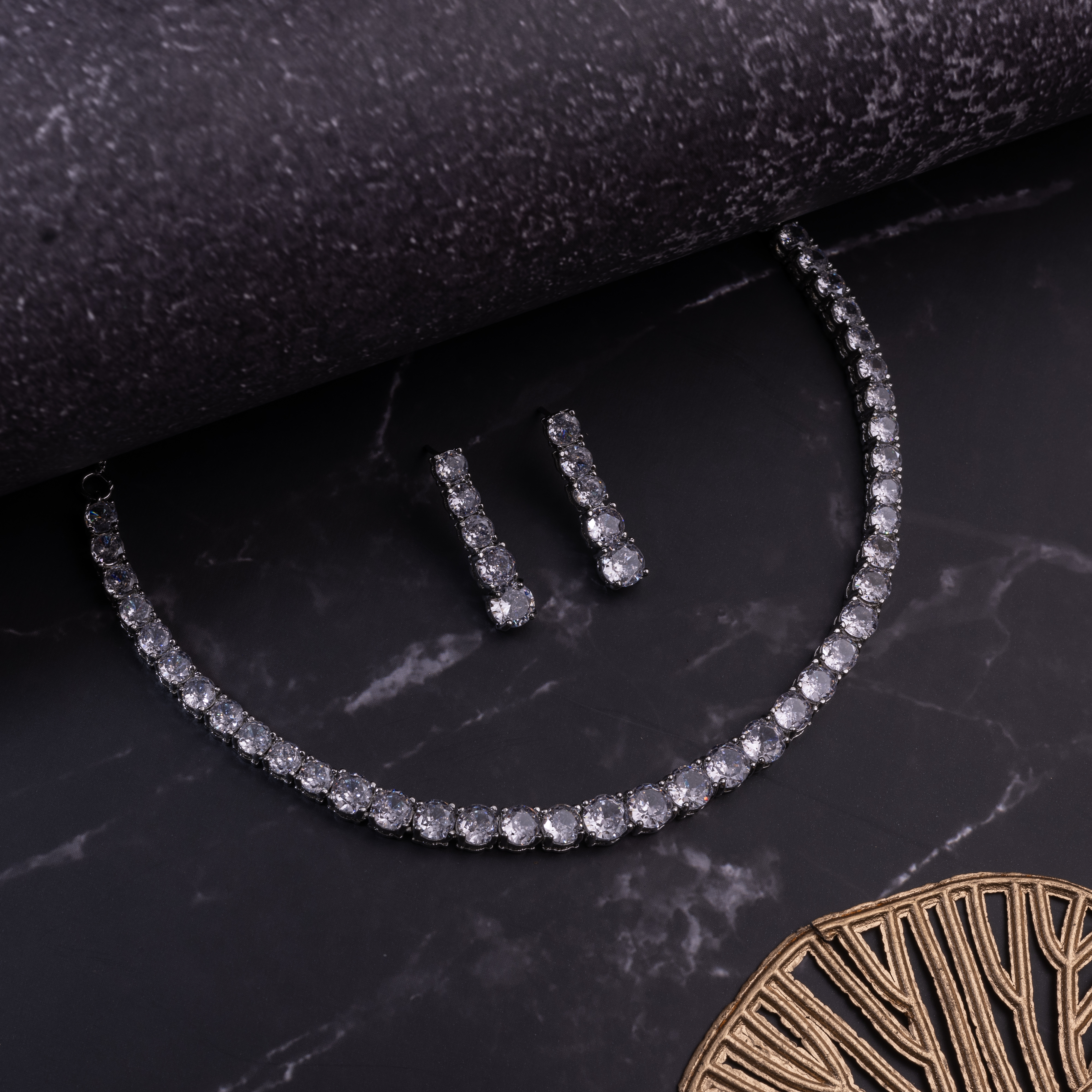 The Classic White Single line Necklace