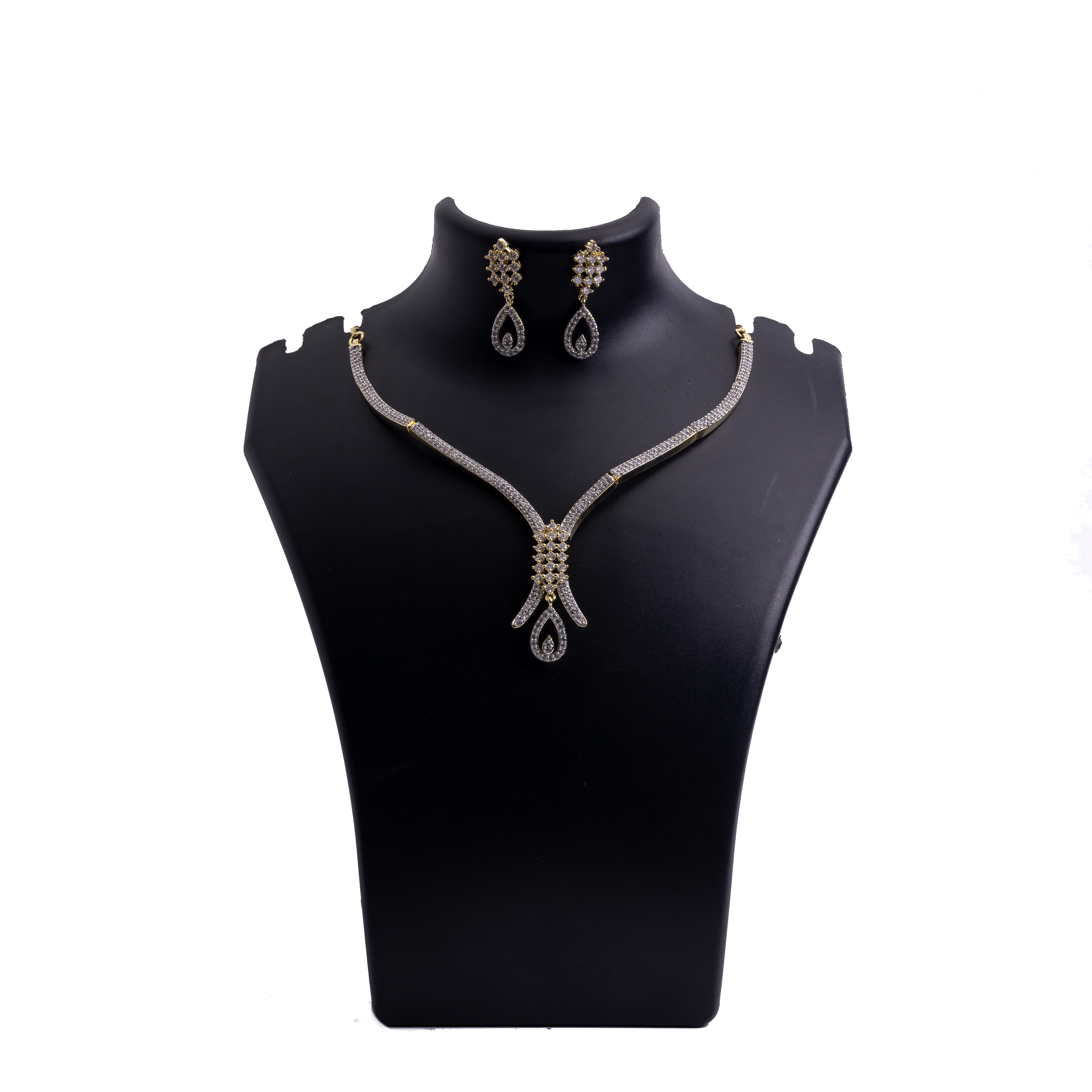 The Sleek Aabha Necklace set