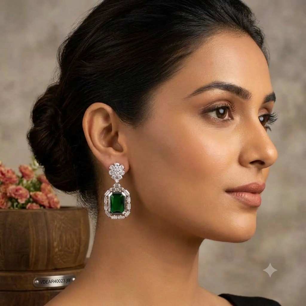 Eyecatching-emerald