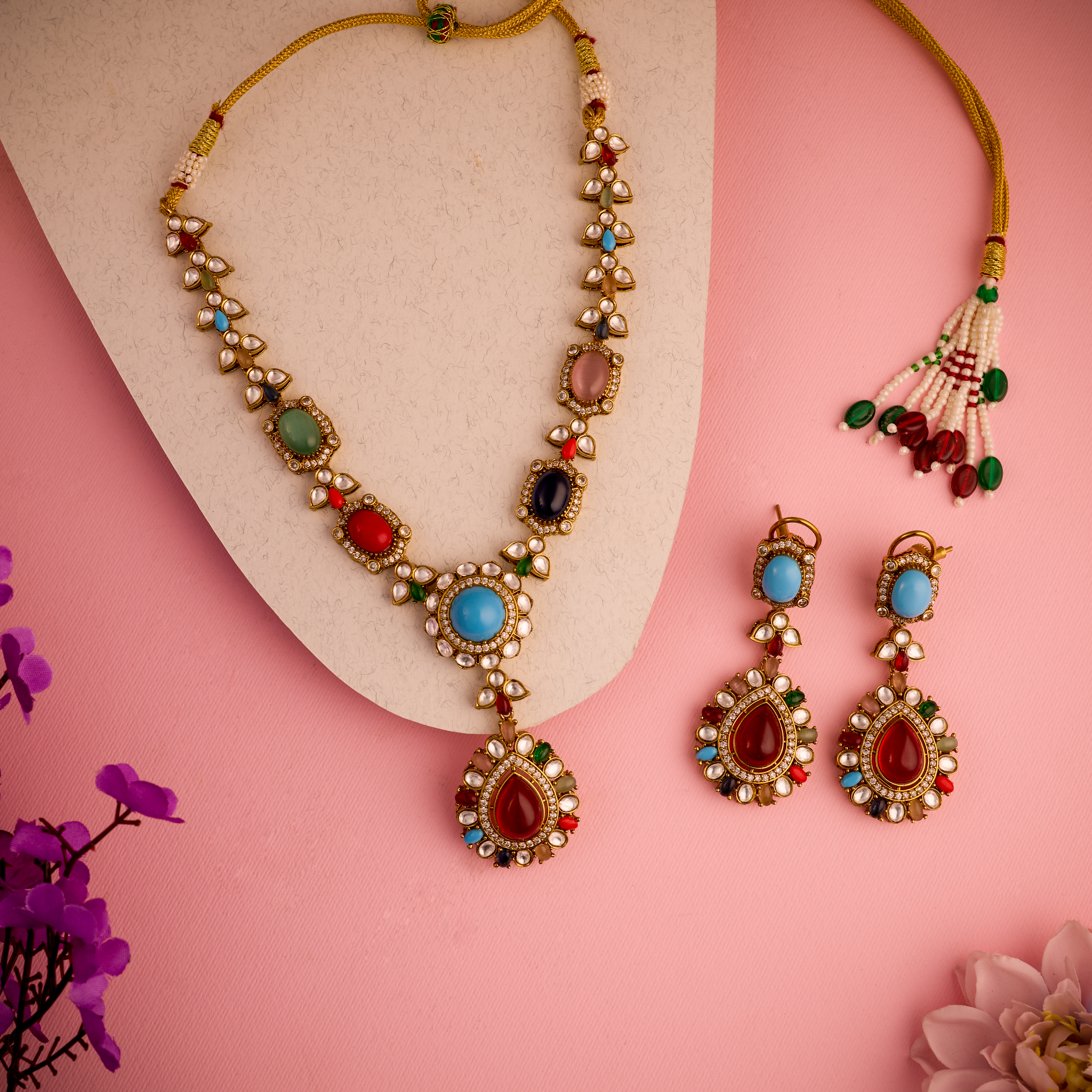 The Mehendi Glow Necklace Set