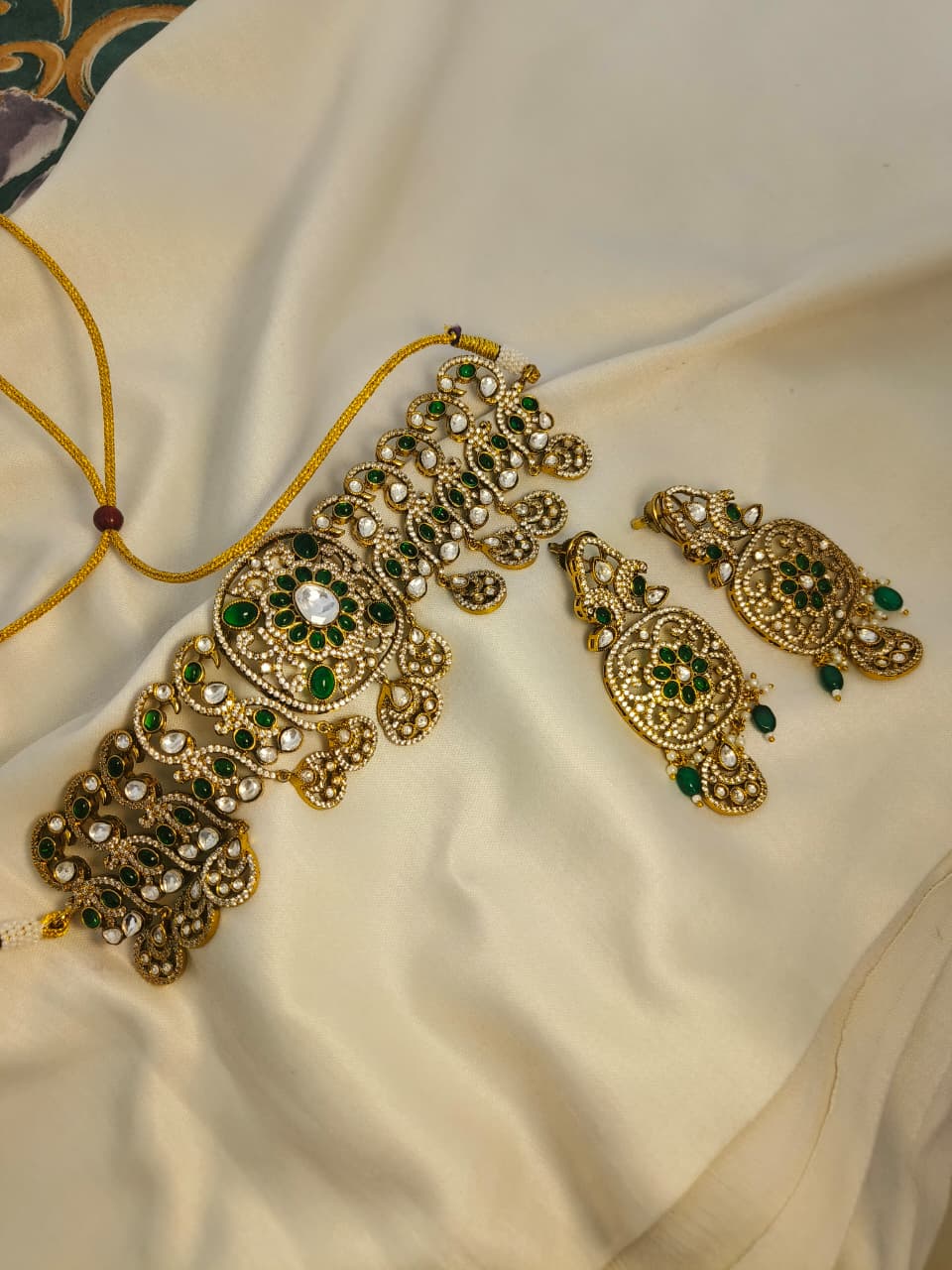 Royal Emerald Kundan Fringe Choker Set