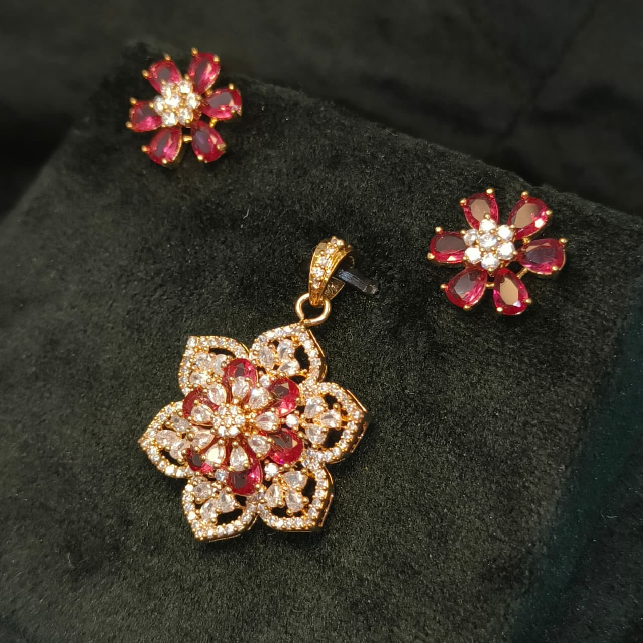 Red Floral Glow AD Pendant & Earrings
