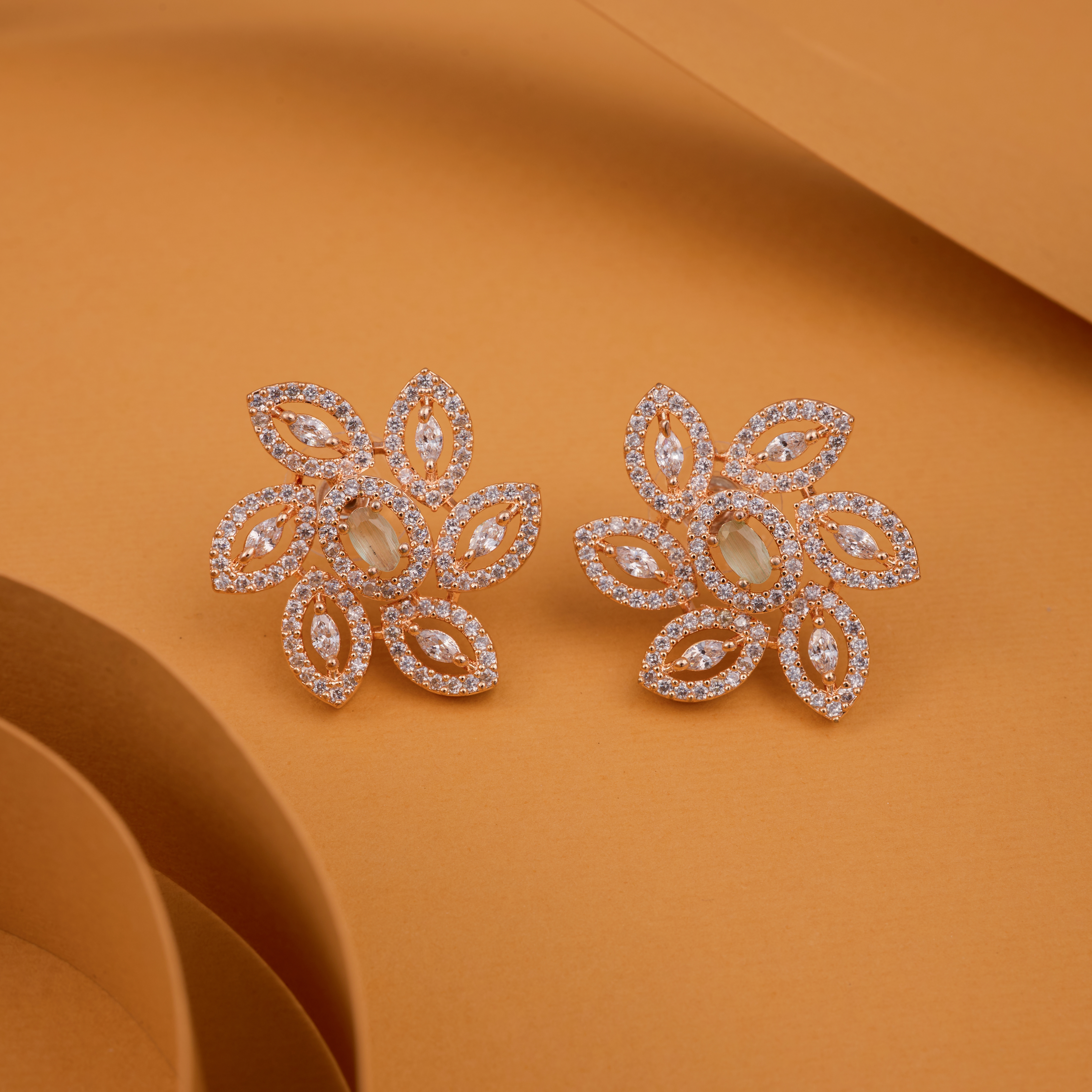 Gold Lustre Petals of Glamour