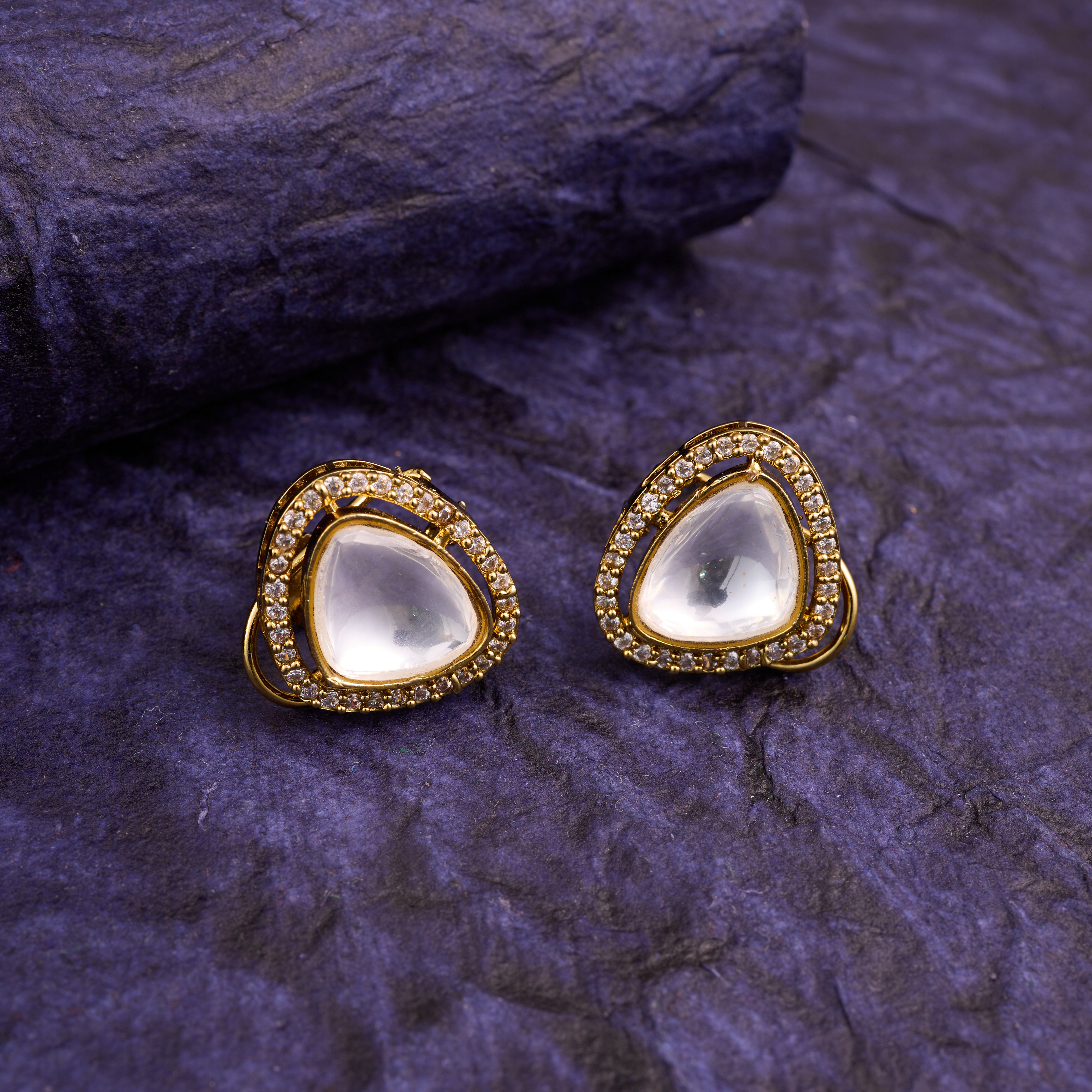 Kundan Triangle Halo Studs