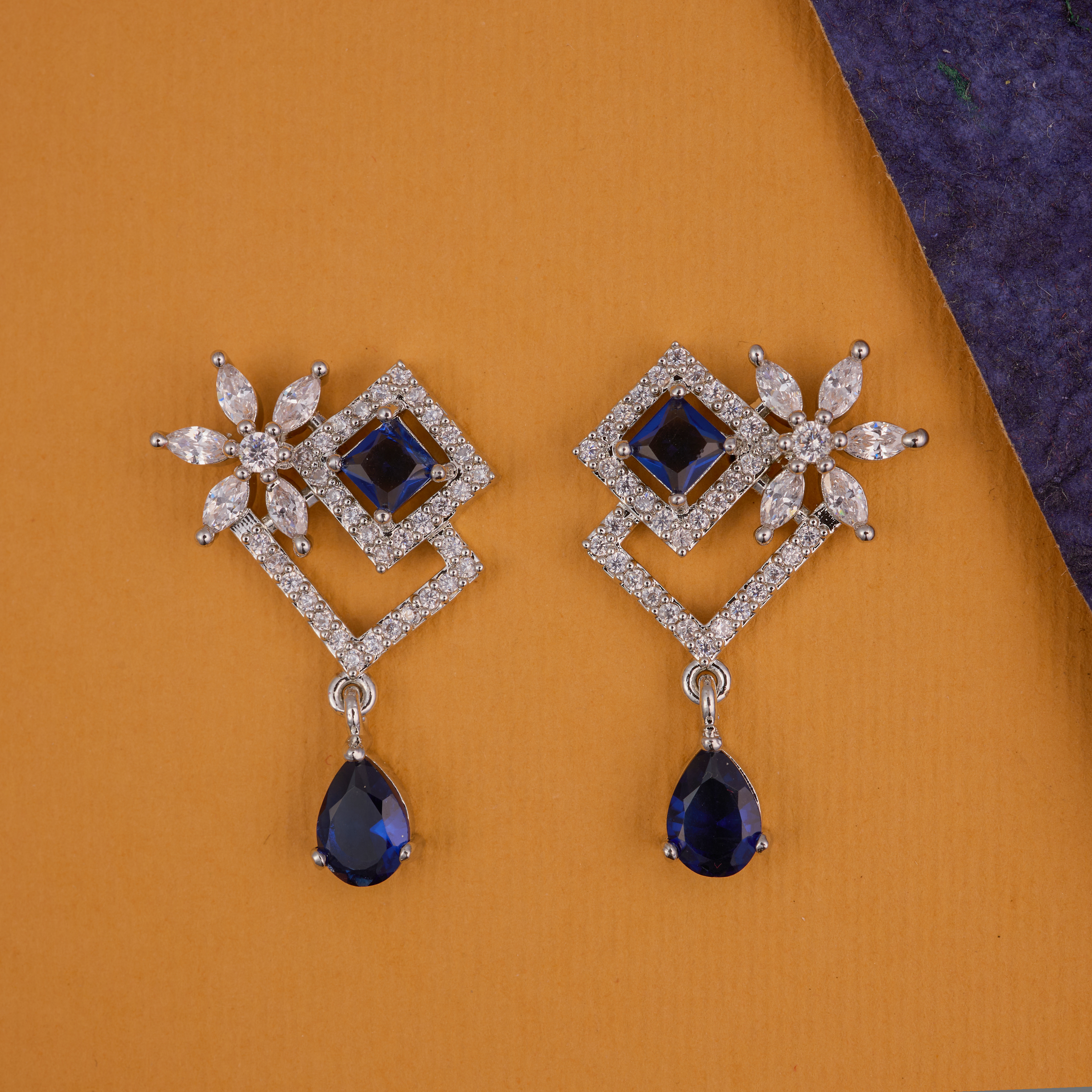 Sapphire blue Twin twinkle Drops