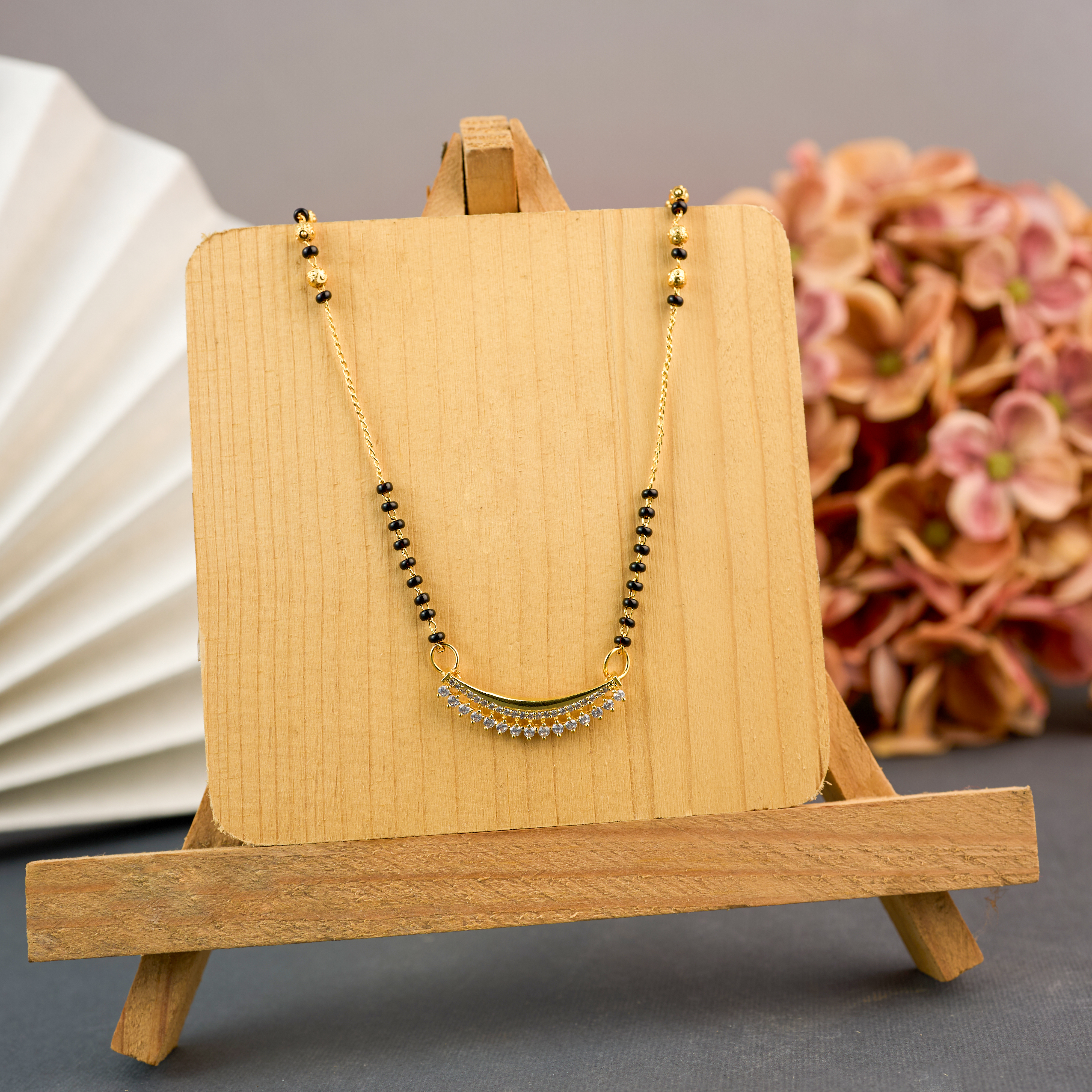 Nimoraa Gold Curved Sparkle Mangalsutra