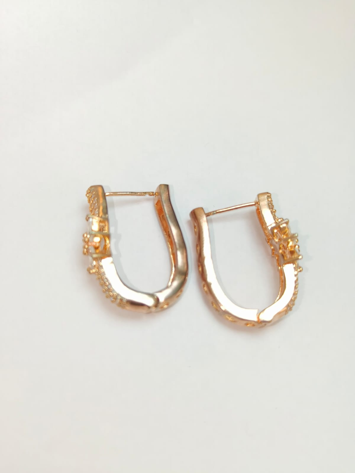 The comfortable floral hoop earrings